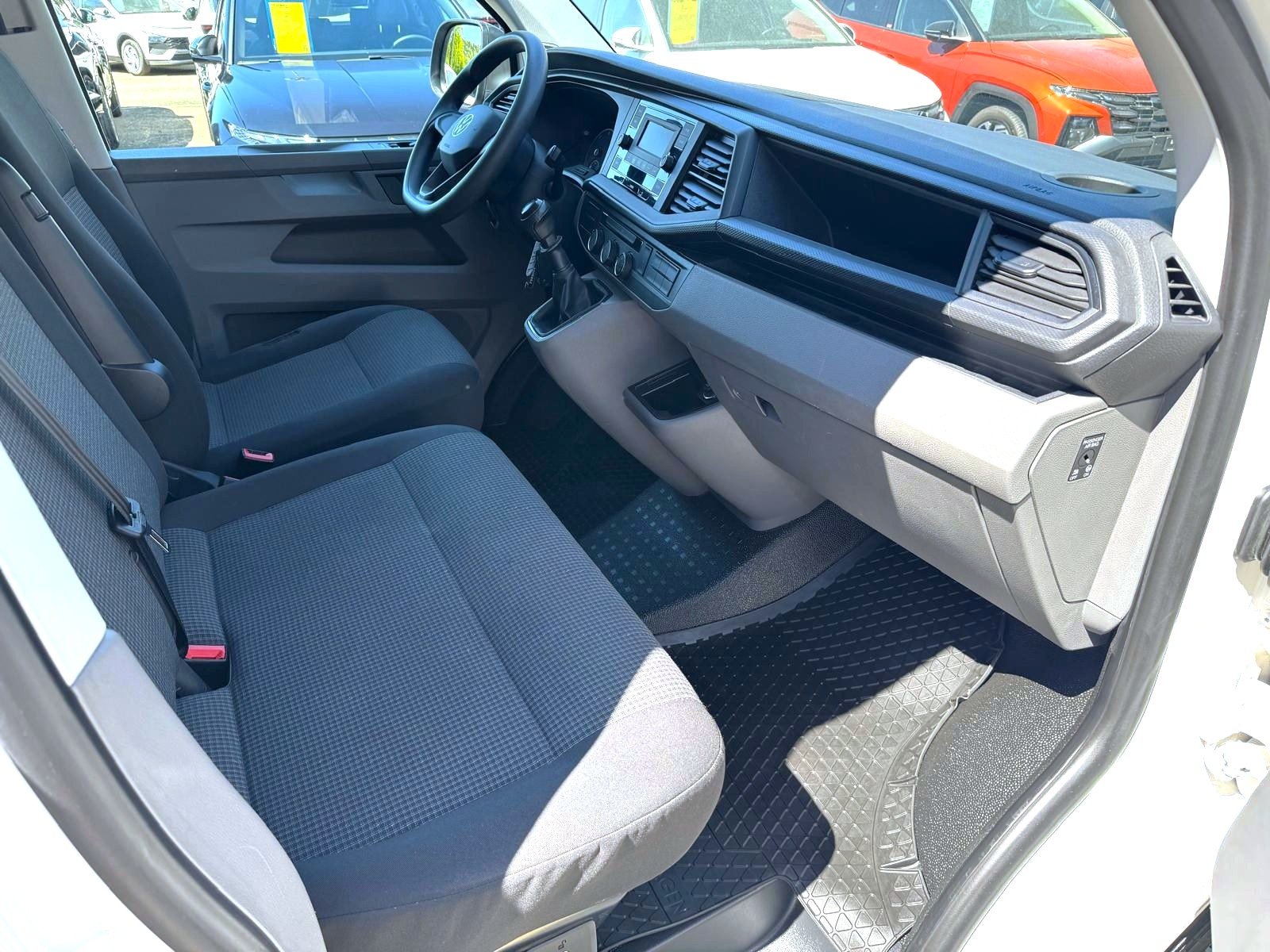 VW T6.1 2.0 TDI 3000 L1H1, Diesel, Occasion / Gebraucht, Handschaltung - 4