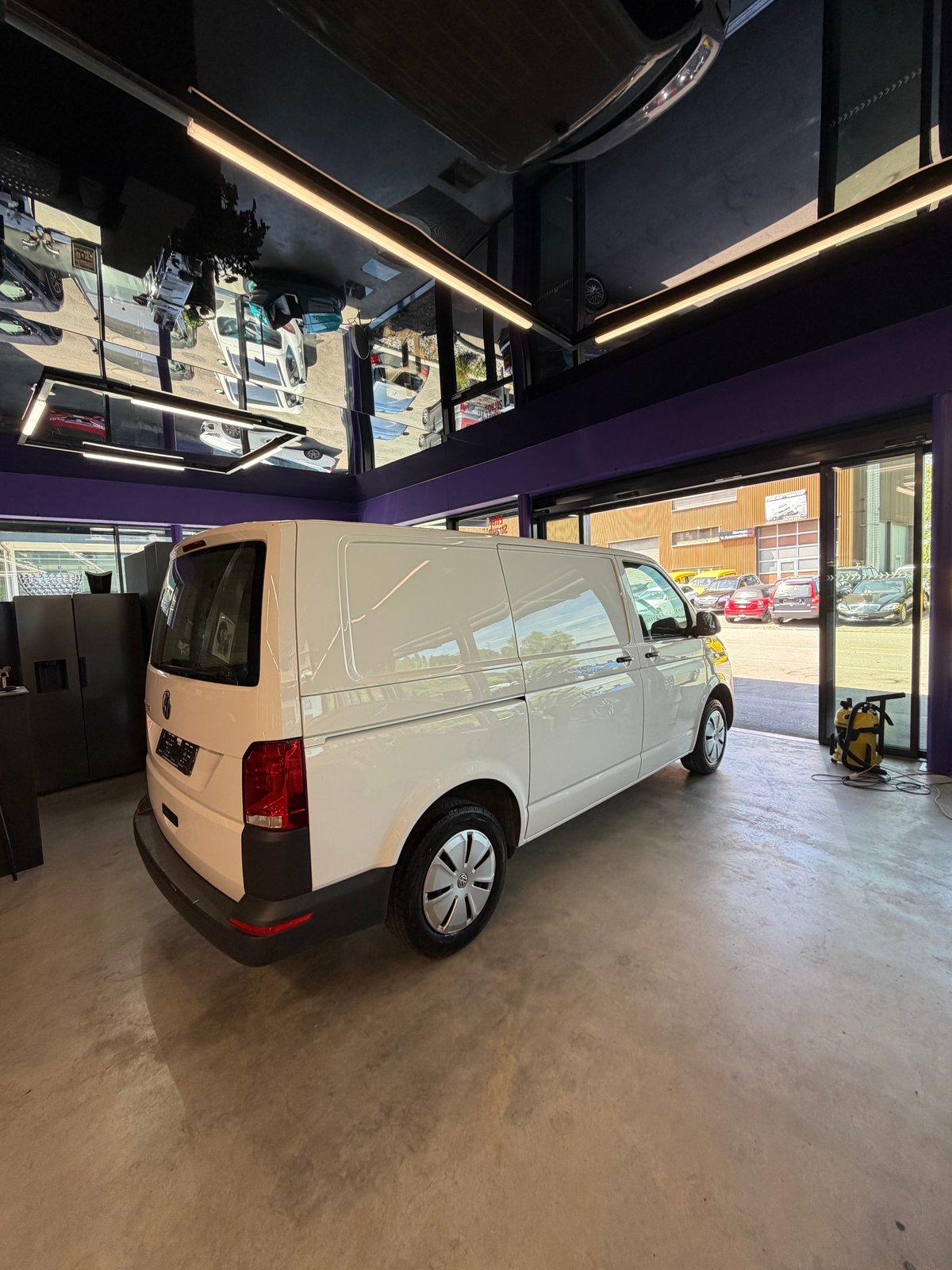 VW T6.1 2.0 TDI, Diesel, Second hand / Used, Manual - 4
