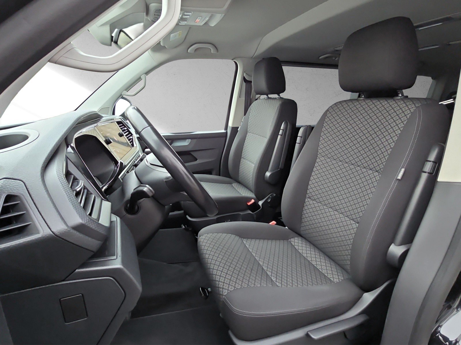 VW T6.1 Multivan 2.0 TDI Trendline Liberty DSG 7-Sitzer AHK, Diesel, Second hand / Used, Automatic - 7