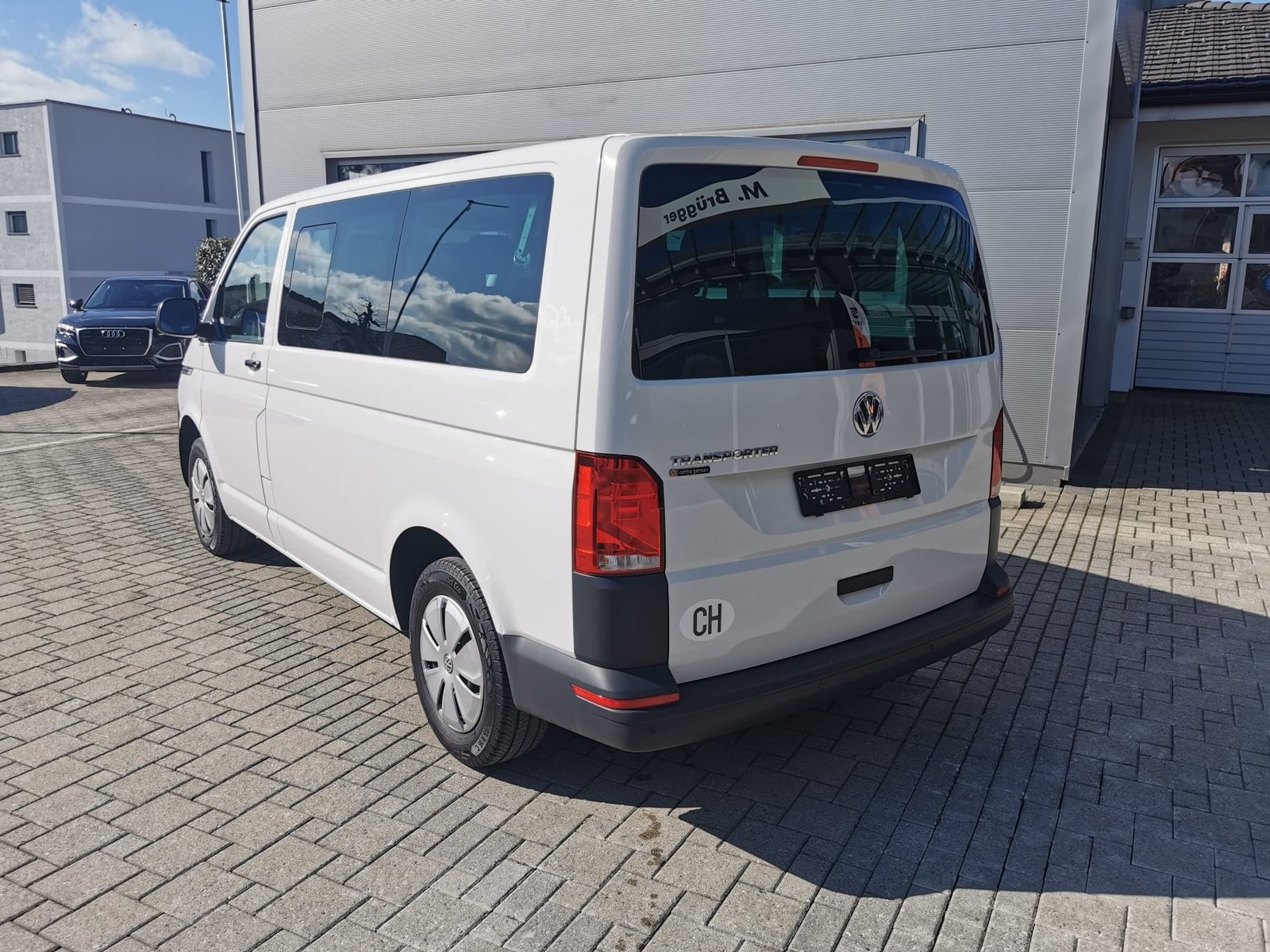 VW T6.1 Kombi 3000 2.0 TDI 150 DSG, Diesel, Second hand / Used, Automatic - 2