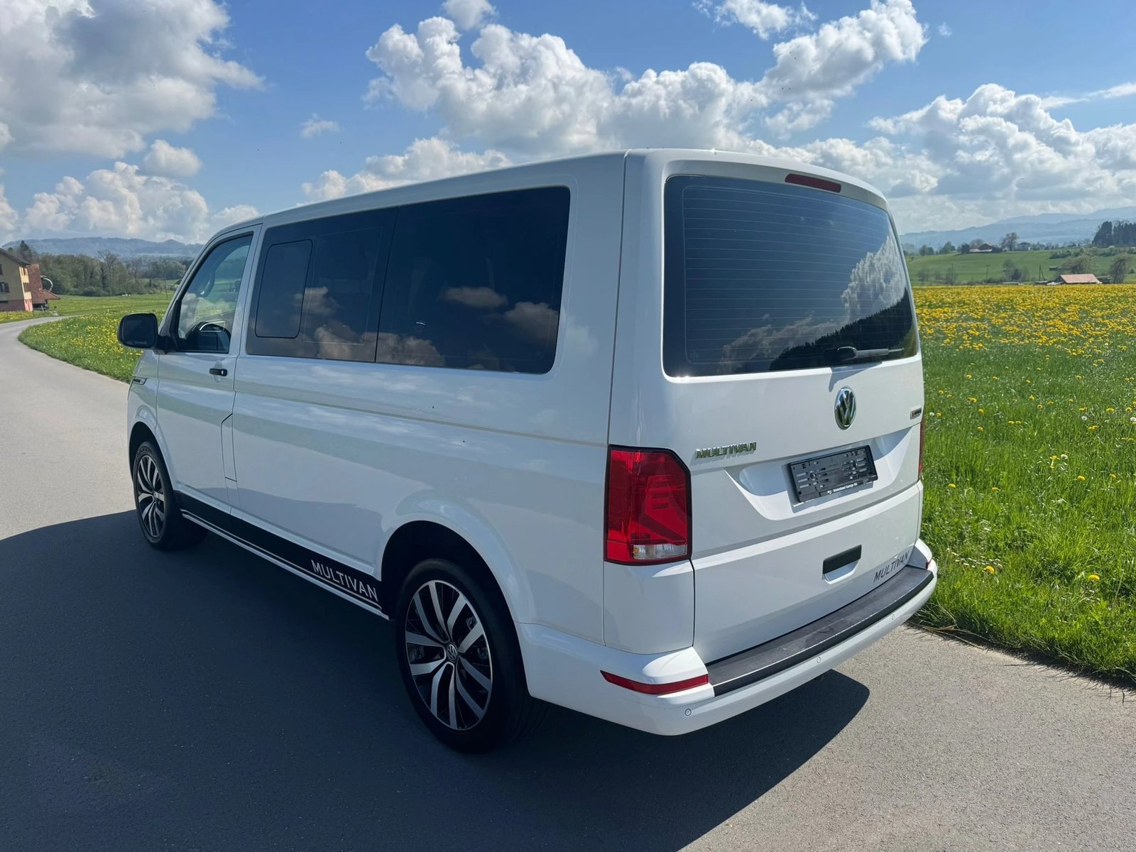VW T6.1 Multivan 2.0 TDI Trendline 4Motion DSG mit Anhänger, Diesel, Occasion / Gebraucht, Automatik - 3