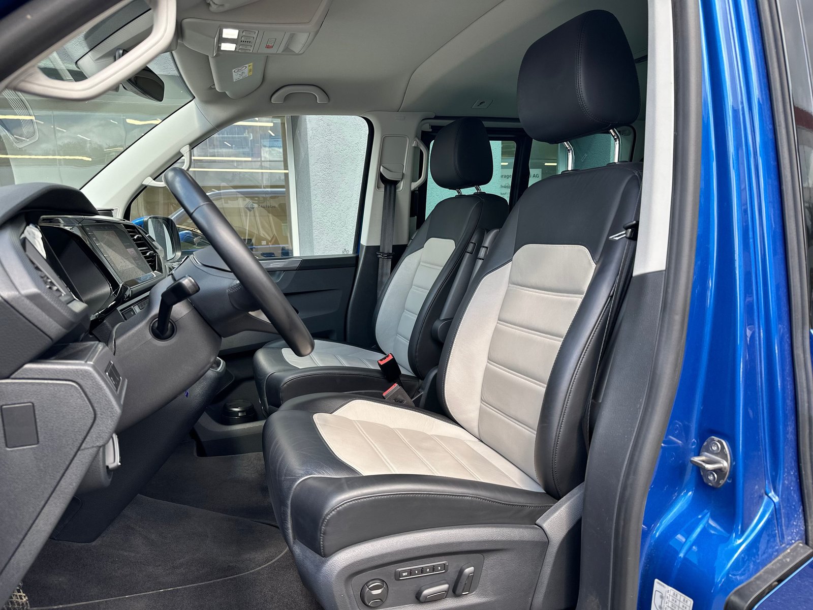 VW T6.1 Multivan 2.0 Bi-TDI Highline Liberty 4Mot. DSG, Diesel, Second hand / Used, Automatic - 5