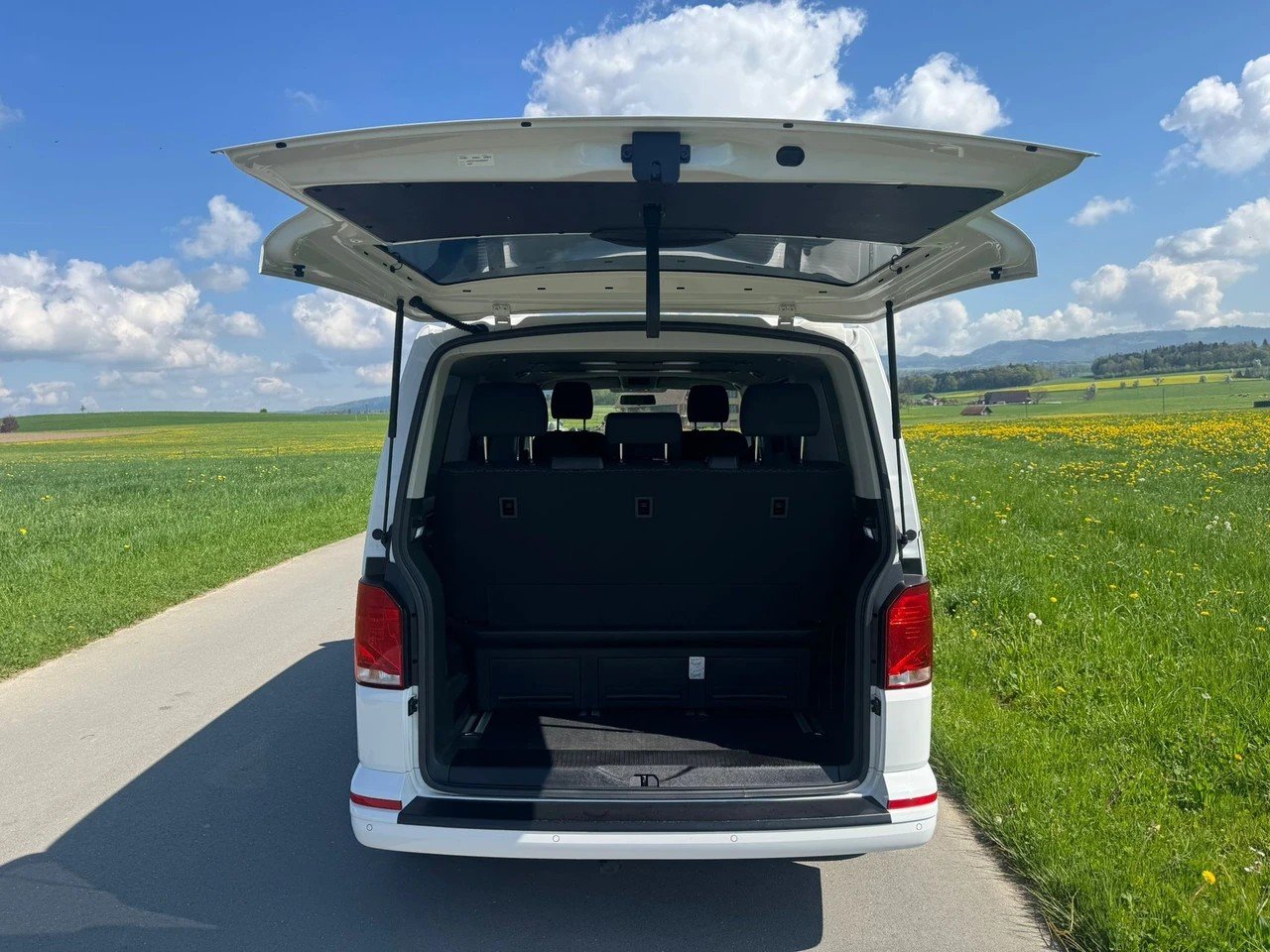VW T6.1 Multivan 2.0 TDI Trendline 4Motion DSG mit Anhänger, Diesel, Occasion / Utilisé, Automatique - 5
