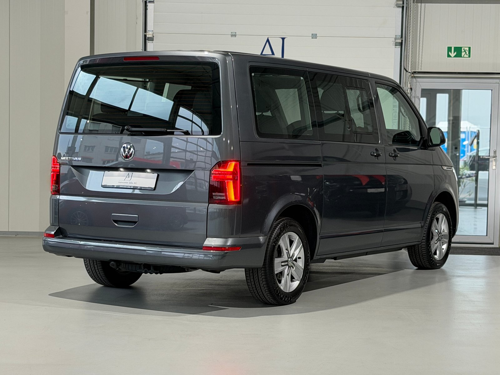 VW T6.1 Multivan 2.0 TDI Family DSG (CH) AHK 2.5T - 7 Platz, Diesel, Occasion / Utilisé, Automatique - 7