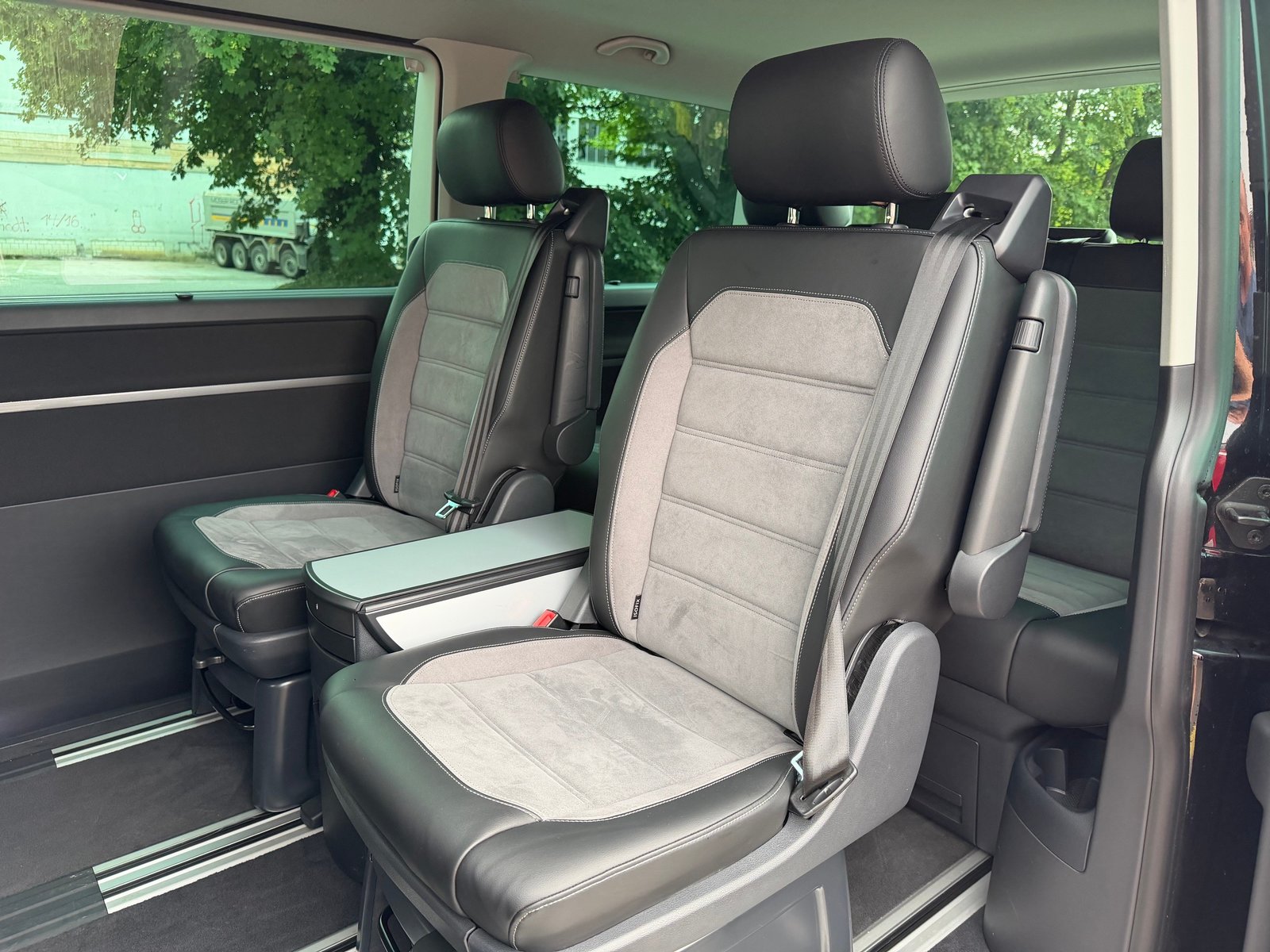 VW T6.1 Multivan 2.0 Bi-TDI Generation Six 4Motion DSG, Diesel, Occasion / Gebraucht, Automatik - 6