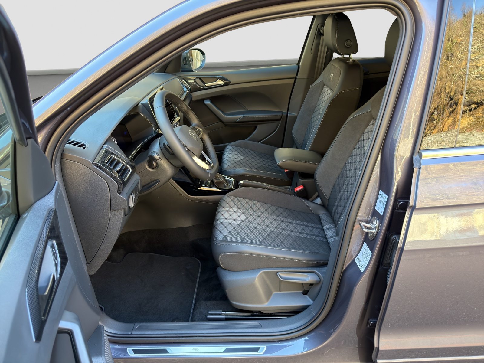 VW T-Cross 1.0 TSI R-LineDSG, Petrol, Second hand / Used, Automatic - 7