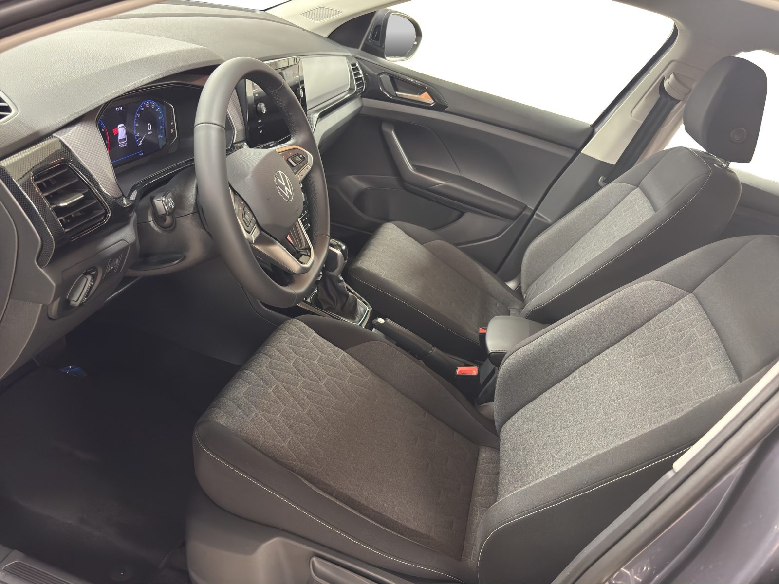 VW T-Cross UNITED, Petrol, New car, Automatic - 6