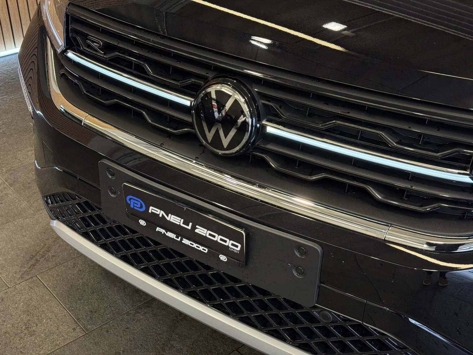 VW T-Cross 1.0 TSI EVO R-Line DSG *Deep Black*, Benzin, Neuwagen, Automatik - 3