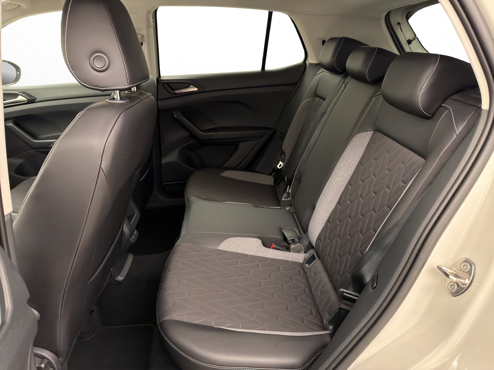 VW T-Cross 1.0 TSI 115 Goal DSG, Benzin, Occasion / Gebraucht, Automatik - 4