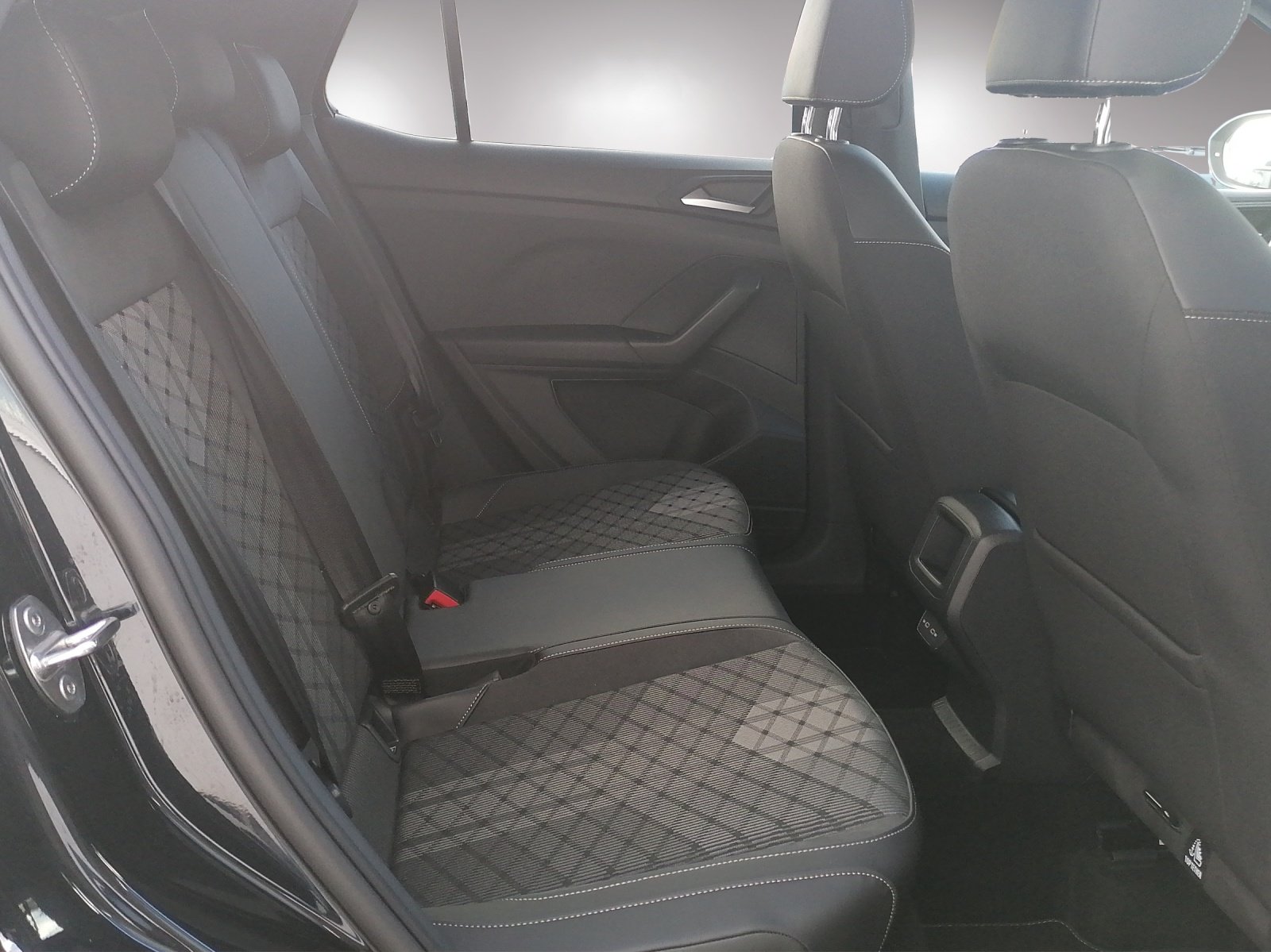 VW T-Cross 1.5 TSI R-Line DSG, Benzin, Occasion / Gebraucht, Automatik - 7