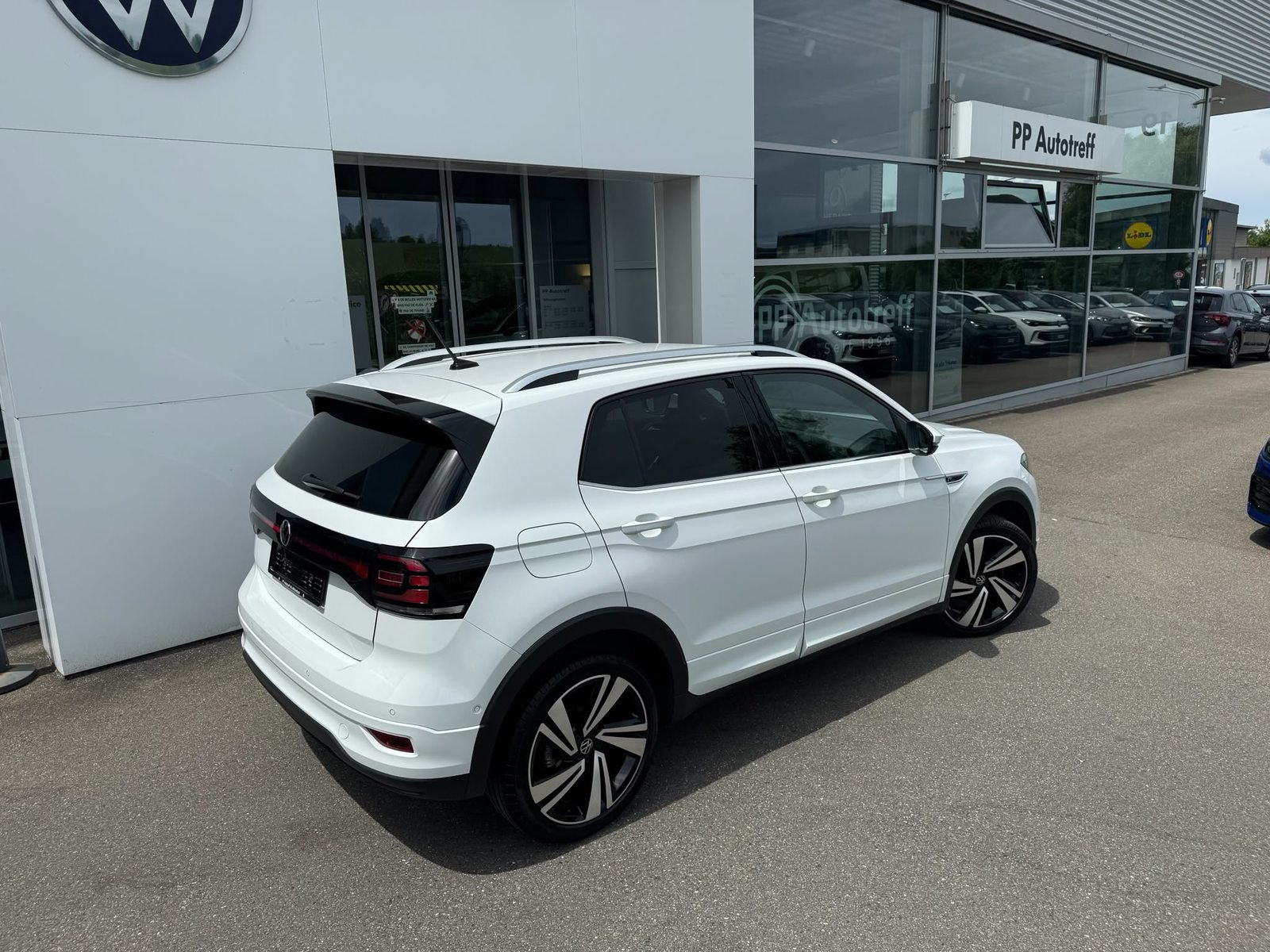 VW T-Cross Style, Petrol, Second hand / Used, Automatic - 4