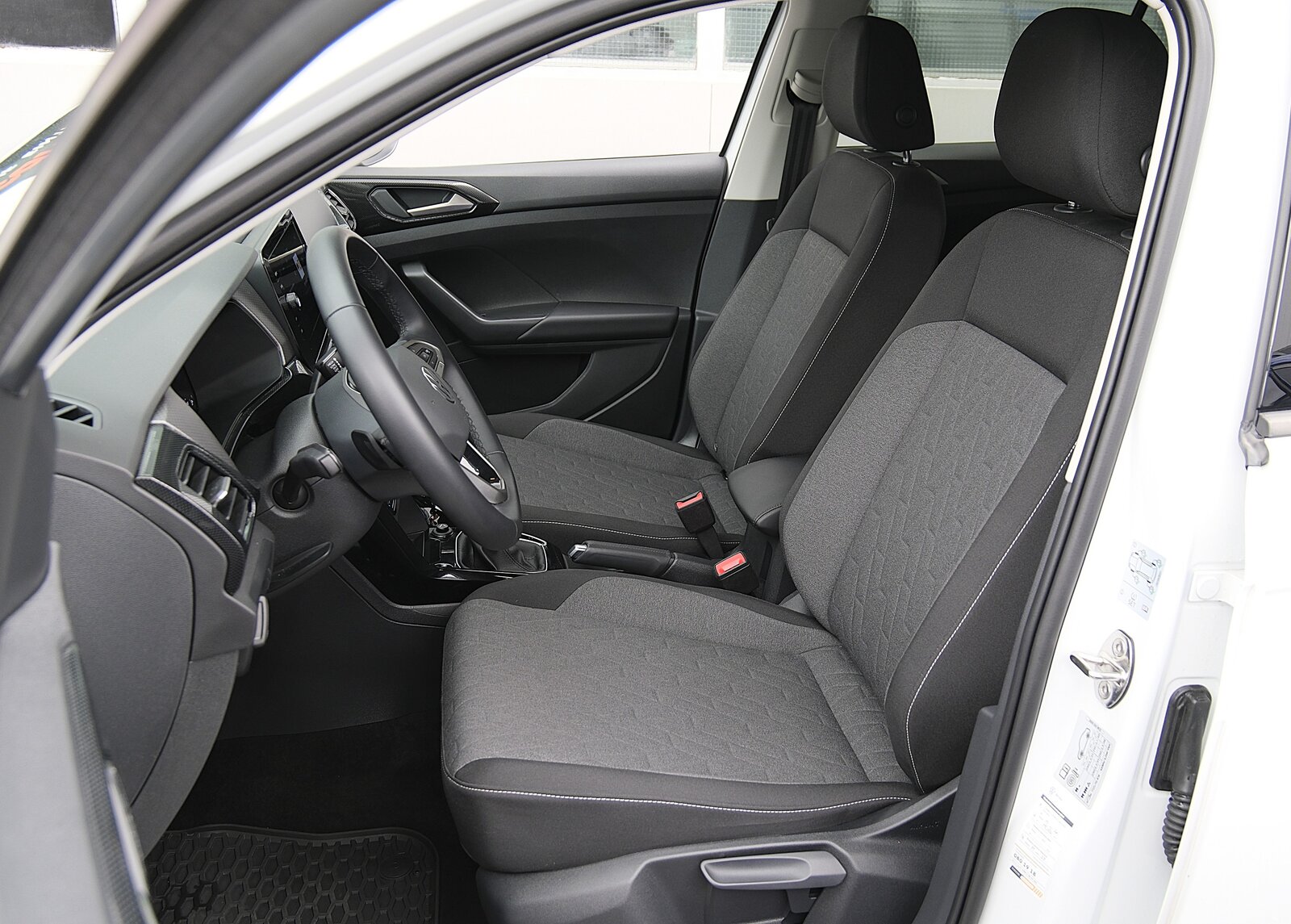 VW T-Cross 1.0 TSI EVO United DSG, Petrol, Second hand / Used, Automatic - 4