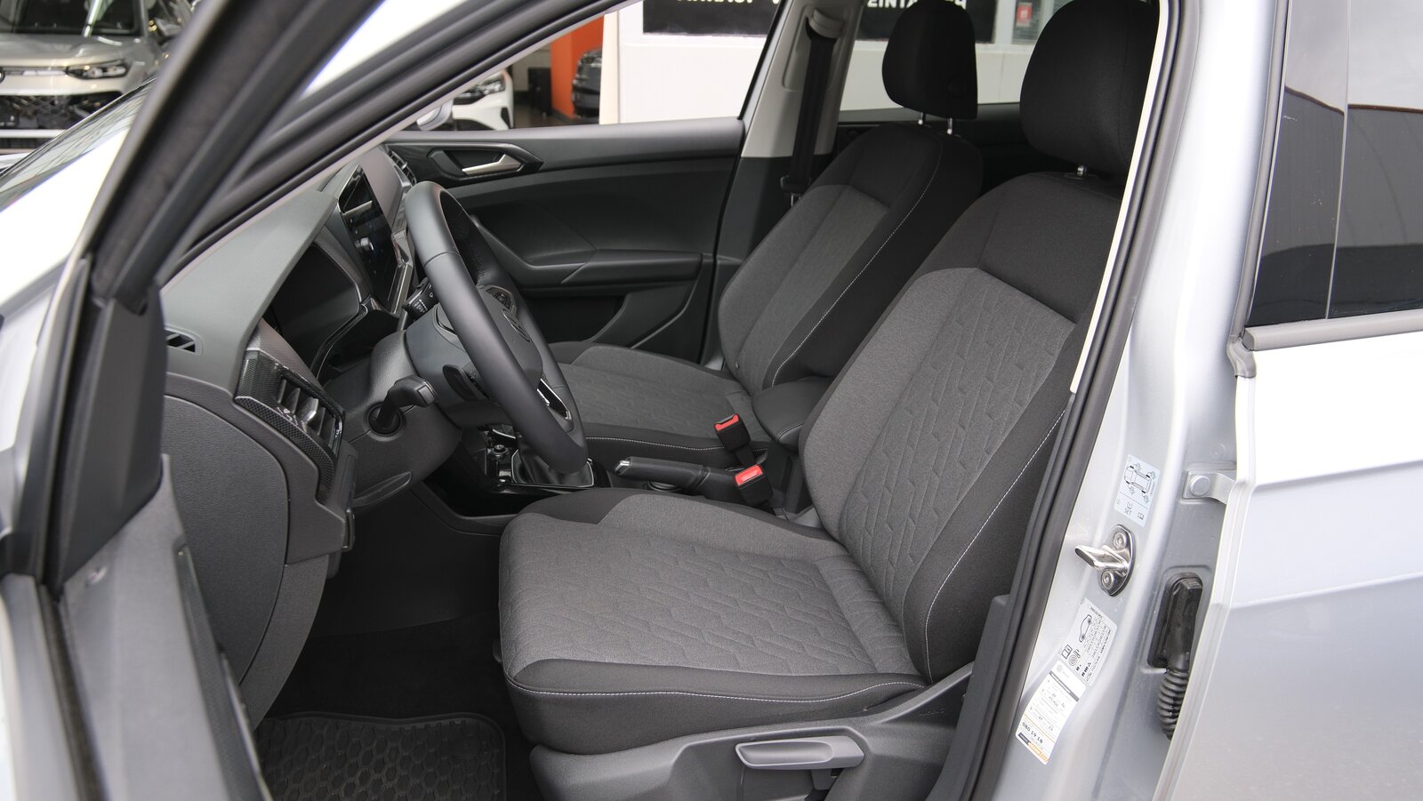 VW T-Cross 1.0 TSI EVO United DSG, Petrol, Second hand / Used, Automatic - 4