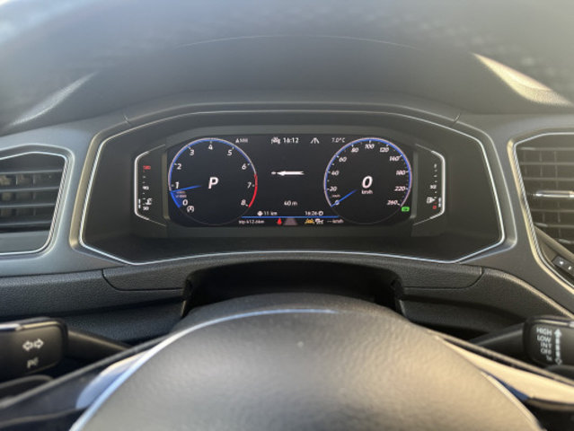 VW T-Roc 1.5 TSI EVO R-Line, Benzin, Occasion / Gebraucht, Automatik - 7