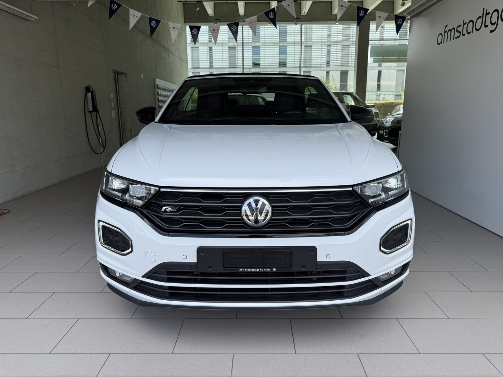 VW T-Roc Cabriolet R-Line, Benzin, Occasion / Gebraucht, Automatik - 2