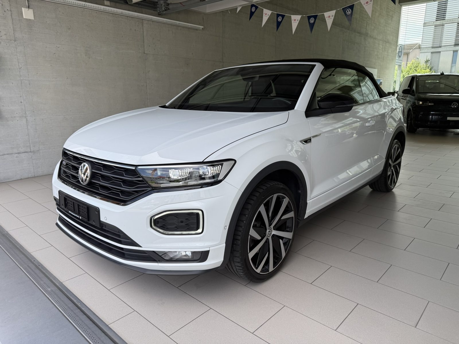 VW T-Roc Cabriolet R-Line, Benzin, Occasion / Gebraucht, Automatik - 3