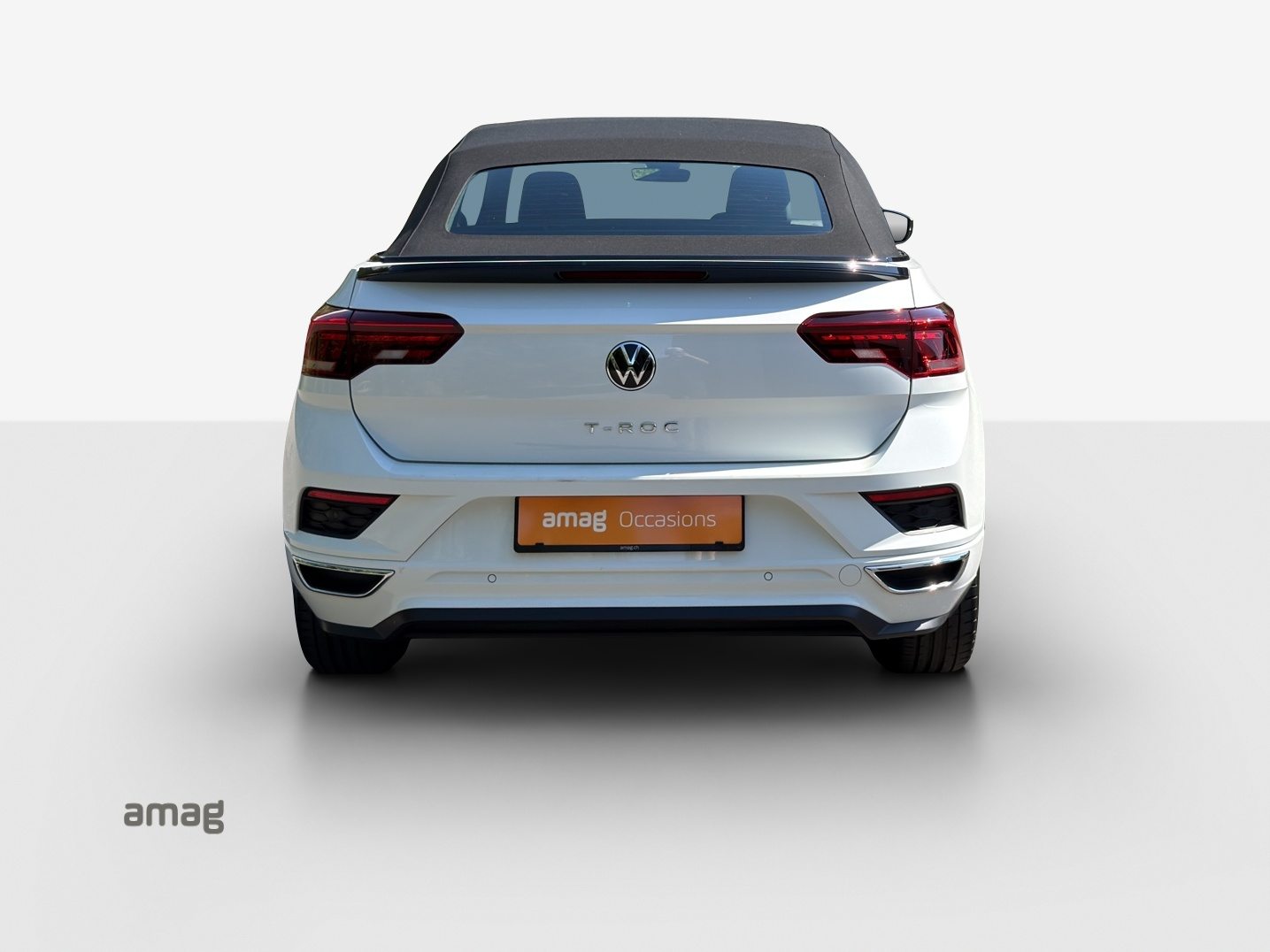 VW T-Roc Cabriolet R-Line "Black & White", Petrol, Second hand / Used, Automatic - 4