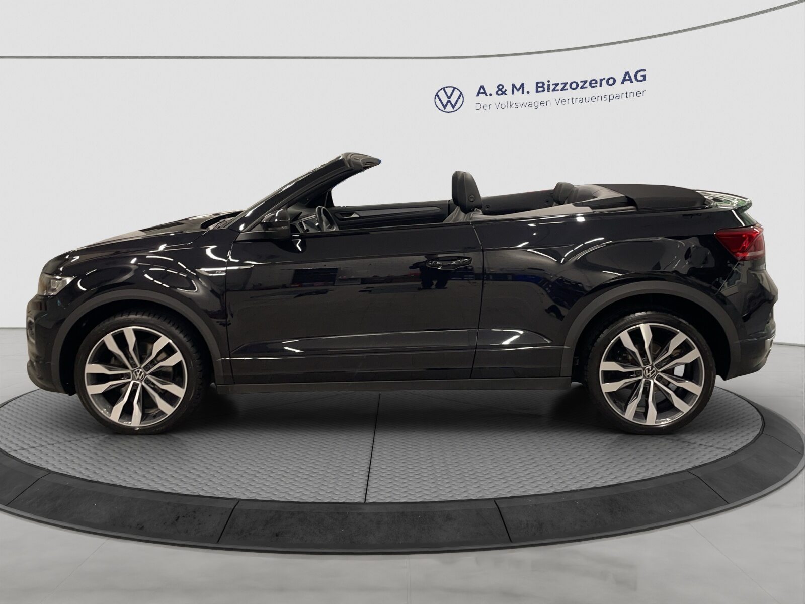 VW T-Roc Cabriolet R-Line "Black & White", Benzina, Occasioni / Usate, Automatico - 2