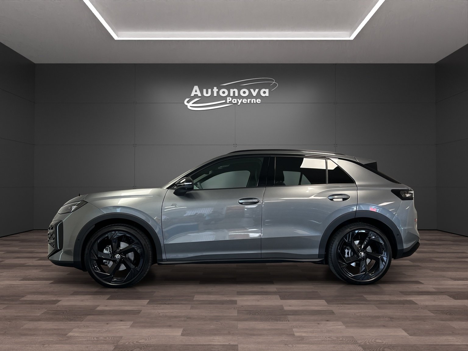 VW T-Roc 1.5 eTSI mHEV R-Line DSG, Benzin, Neuwagen, Automatik - 3