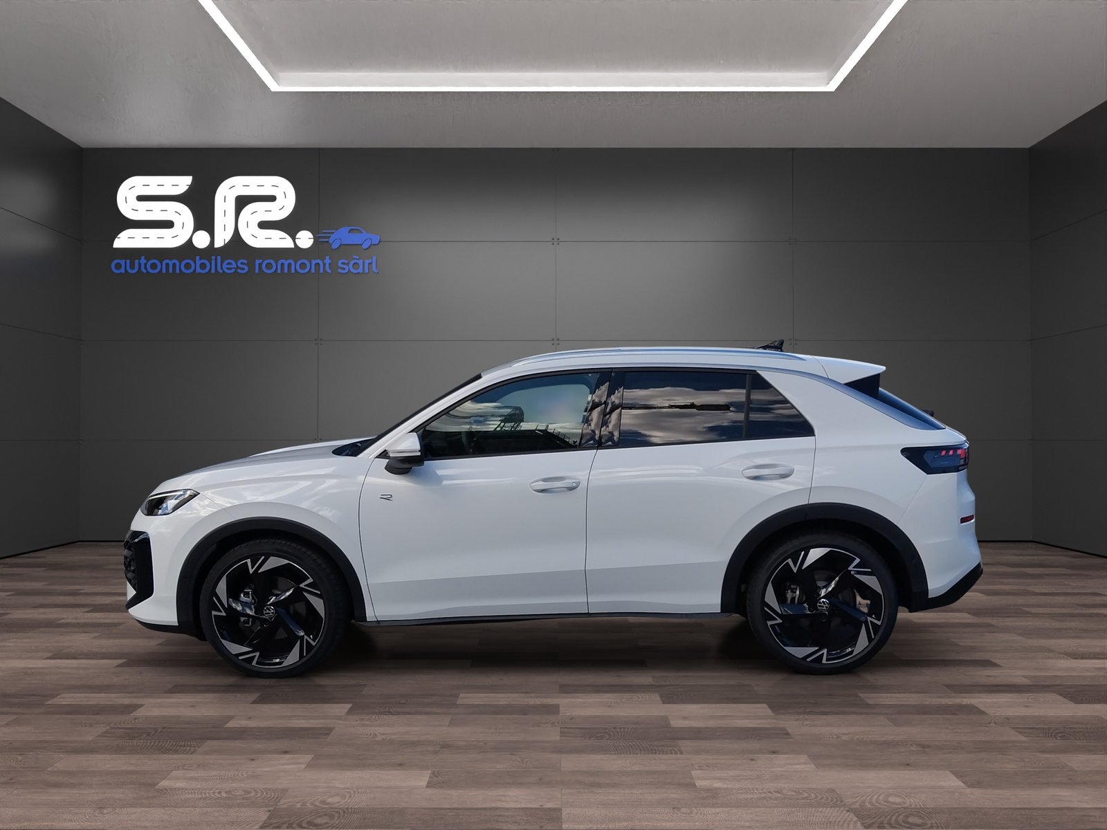 VW T-Roc 1.5 eTSI mHEV R-Line DSG, Petrol, New car, Automatic - 4
