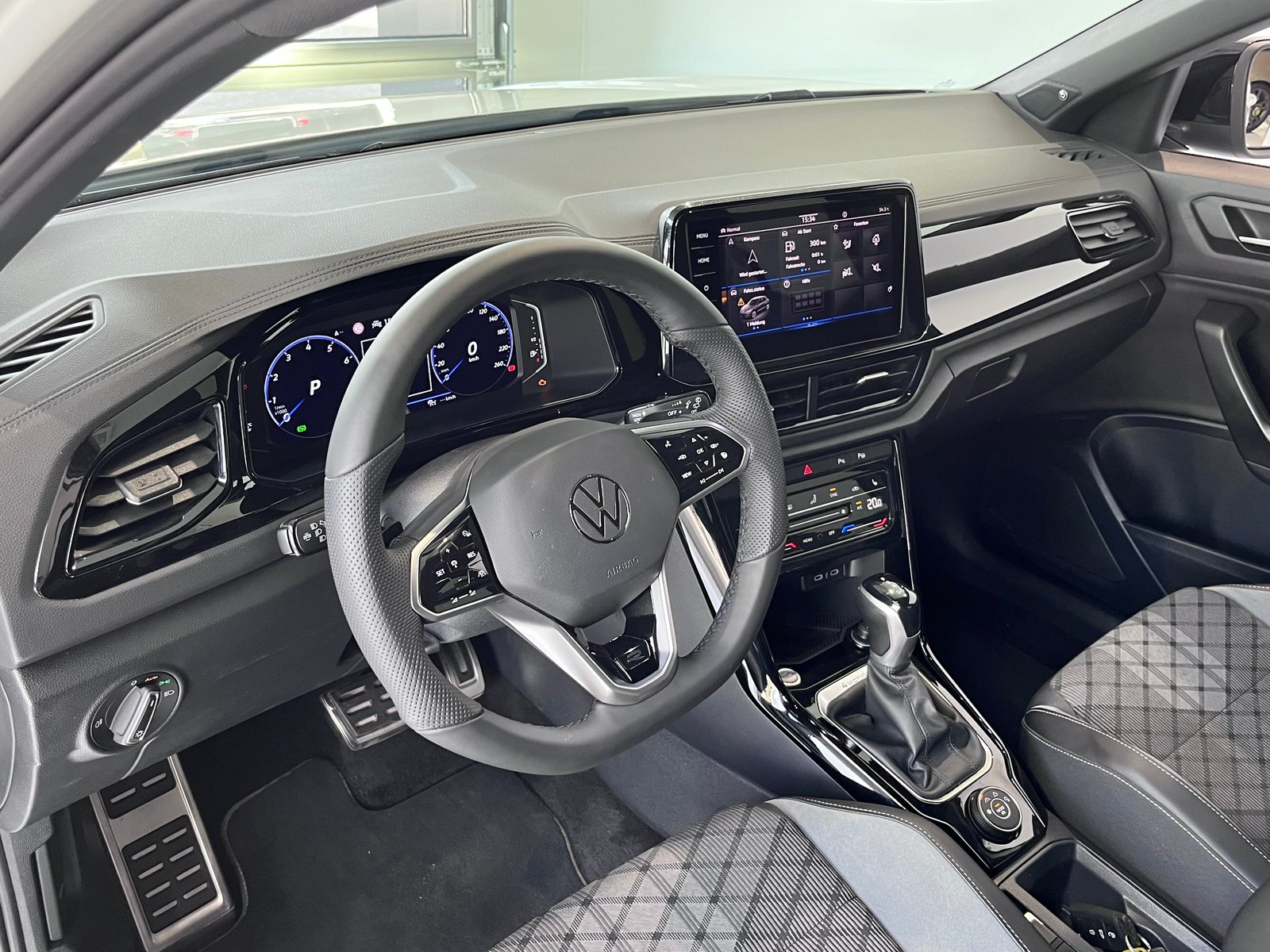 VW T-Roc 2.0 TSI R-Line DSG 4Motion, Benzin, Occasion / Gebraucht, Automatik - 5