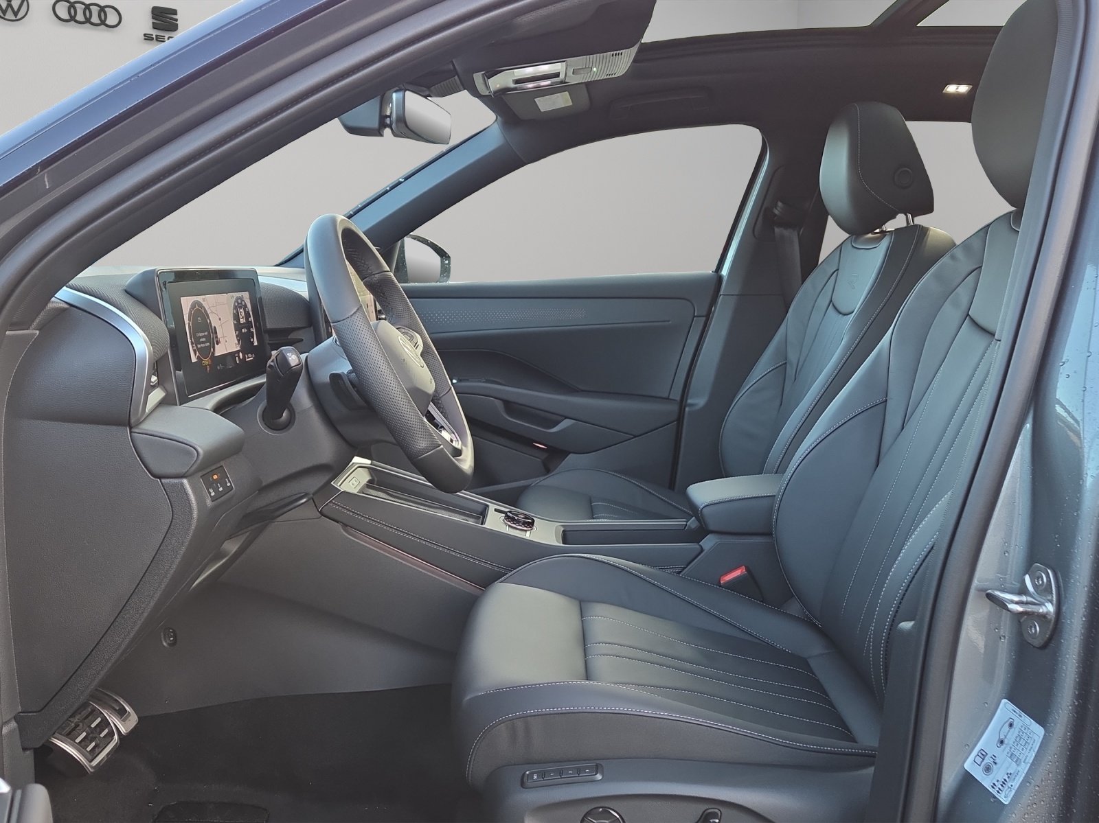 VW T-Roc 1.5 eTSI mHEV R-Line DSG, Benzin, Vorführwagen, Automatik - 6