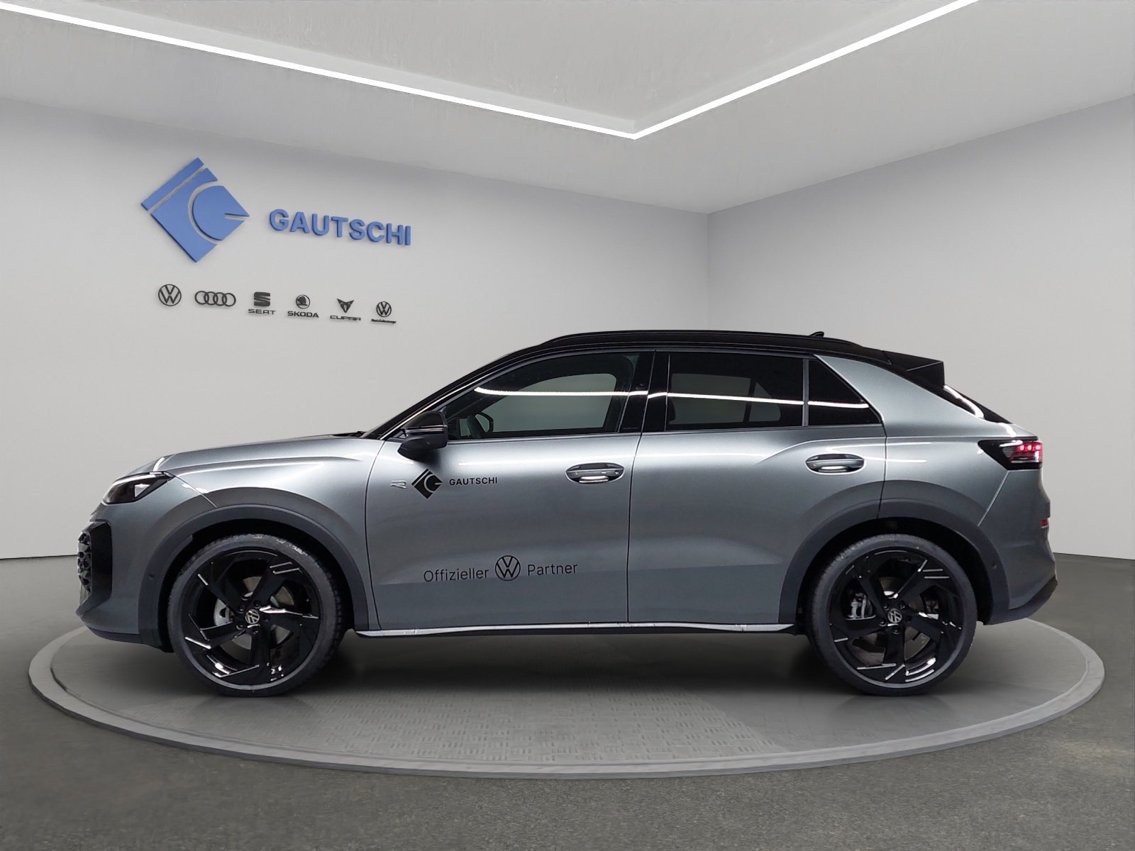 VW T-Roc 1.5 eTSI mHEV R-Line DSG, Benzin, Vorführwagen, Automatik - 2