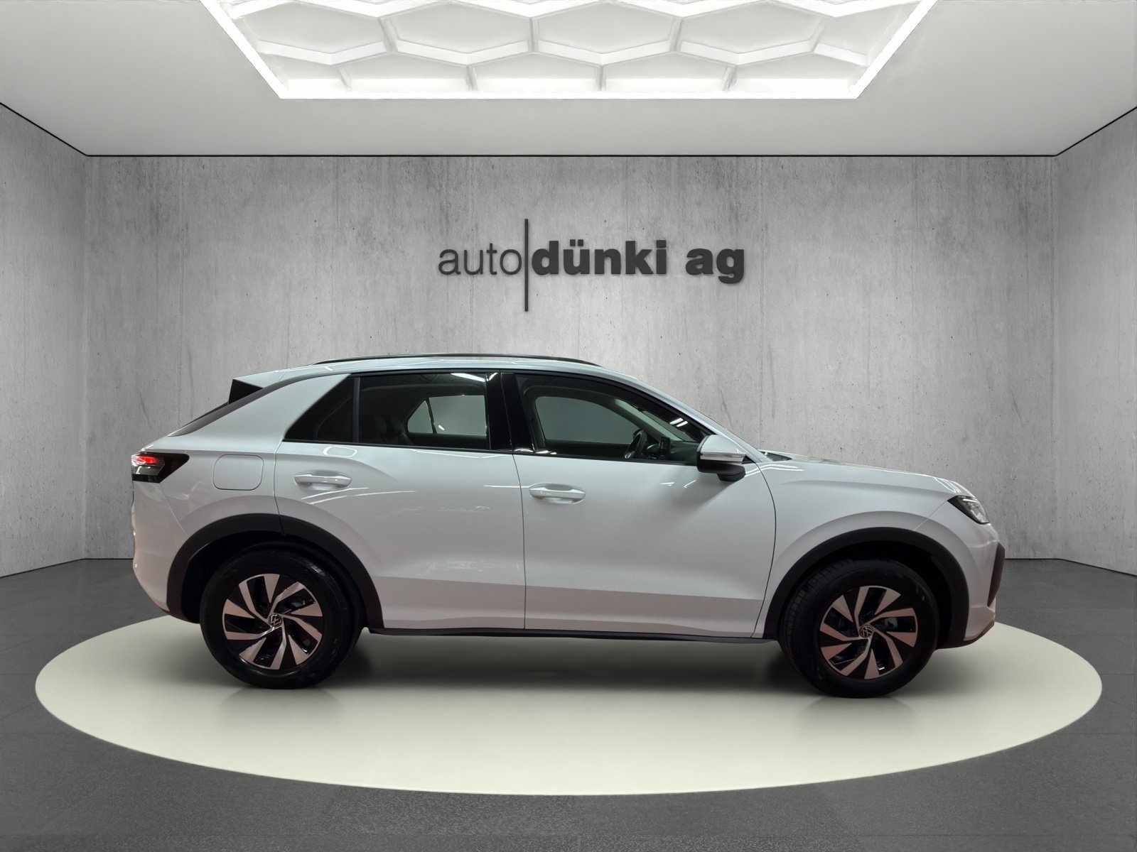 VW T-Roc 1.5 eTSI mHEV Life DSG, Mild-Hybrid Petrol/Electric, New car, Automatic - 5