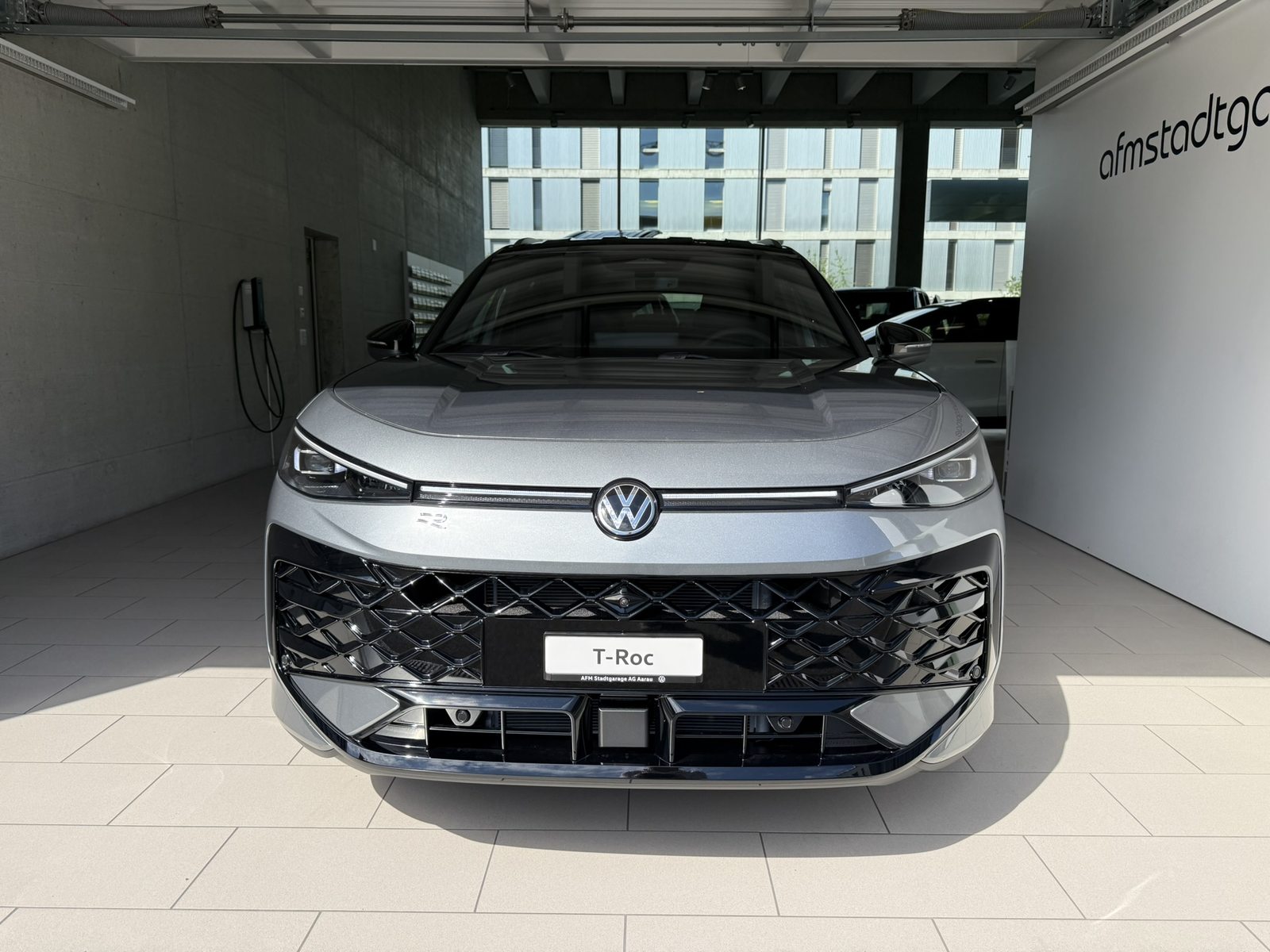 VW T-Roc NF R-Line, Petrol, New car, Automatic - 2