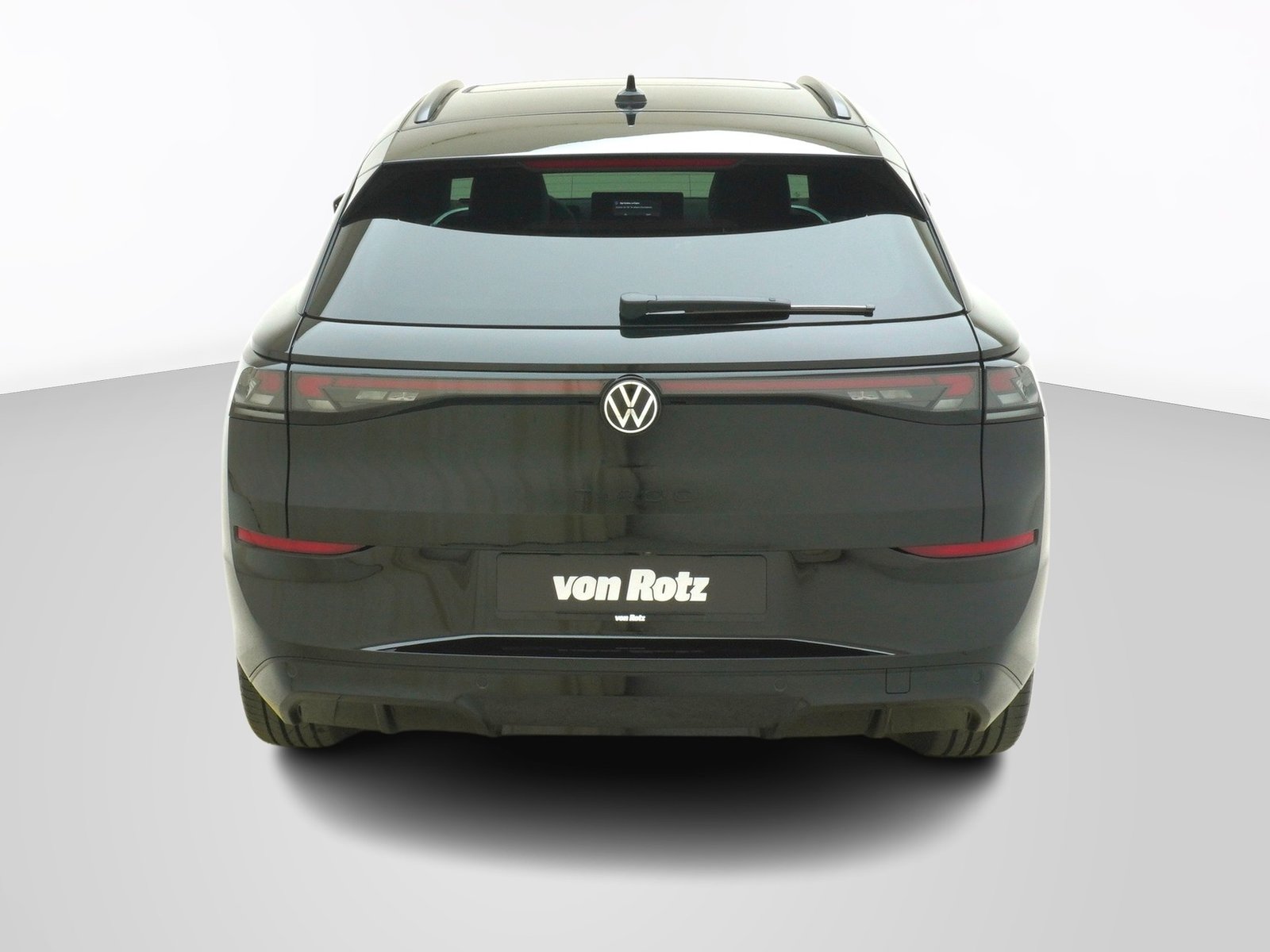 VW T-Roc 1.5 eTSI R-Line DSG, Mild-Hybrid Petrol/Electric, New car, Automatic - 3