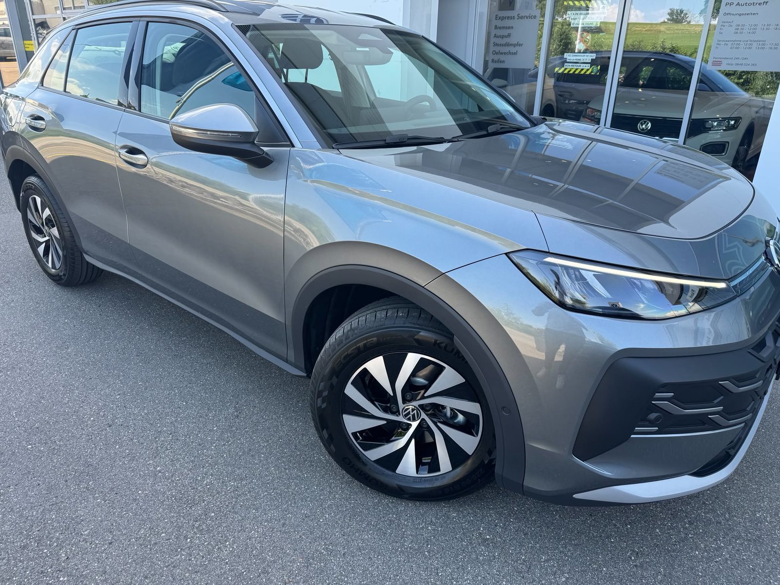 VW T-Roc NF Trend, Benzin, Neuwagen, Automatik - 2
