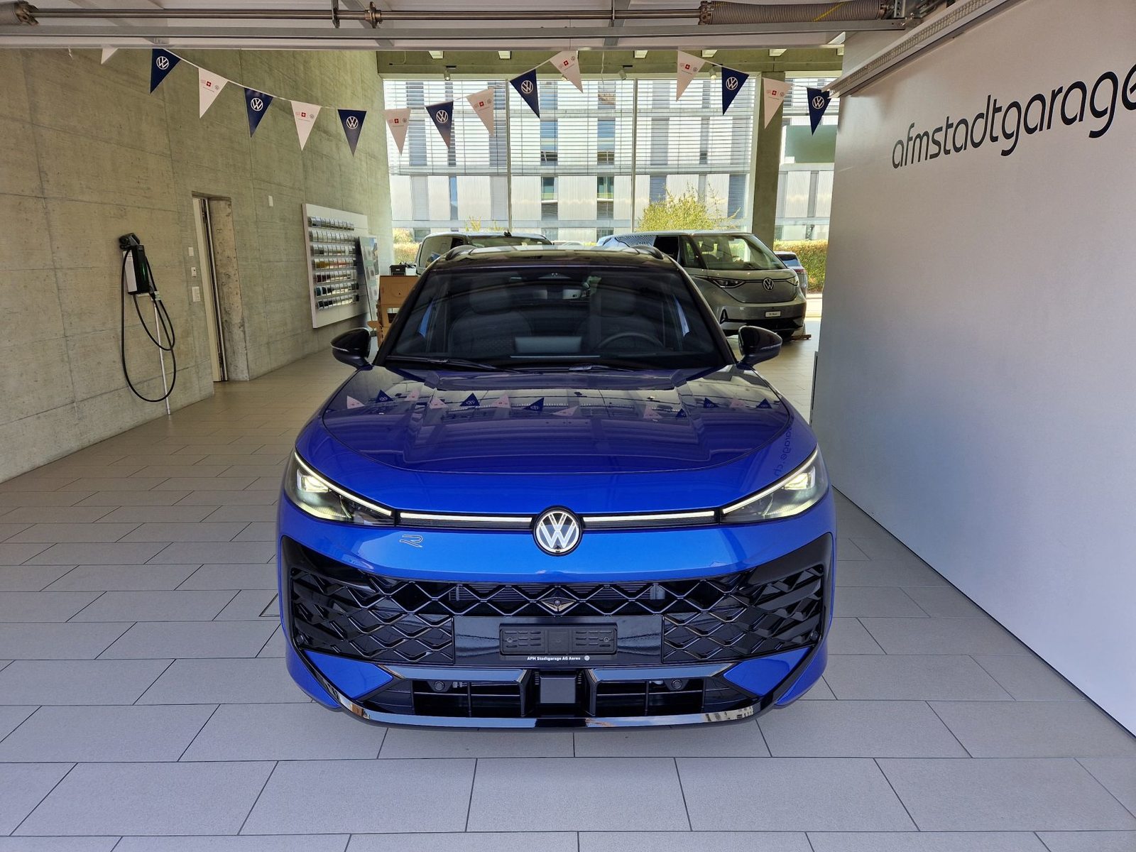 VW T-Roc NF R-Line, Benzina, Auto nuove, Automatico - 2