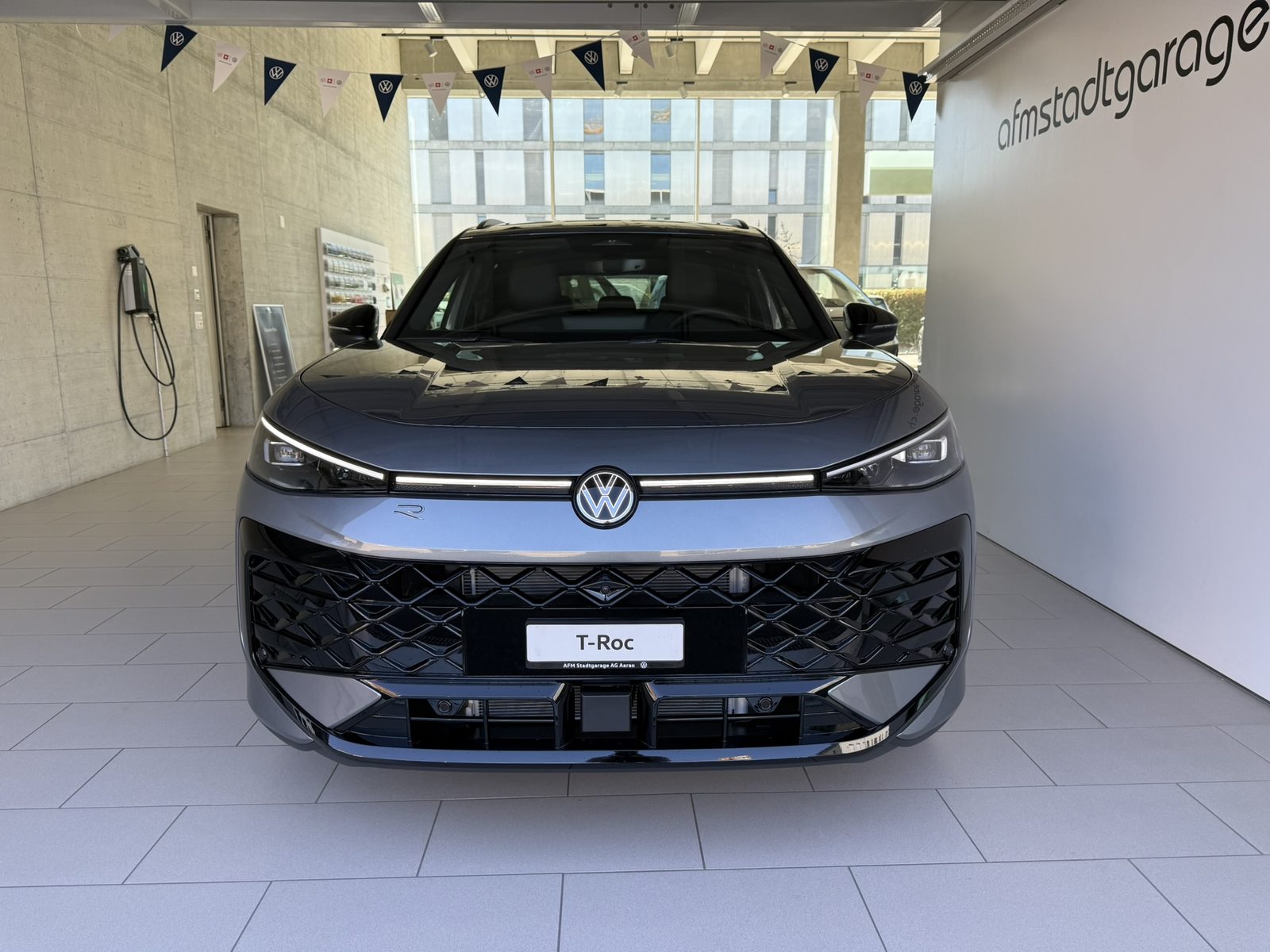 VW T-Roc NF R-Line, Petrol, New car, Automatic - 2