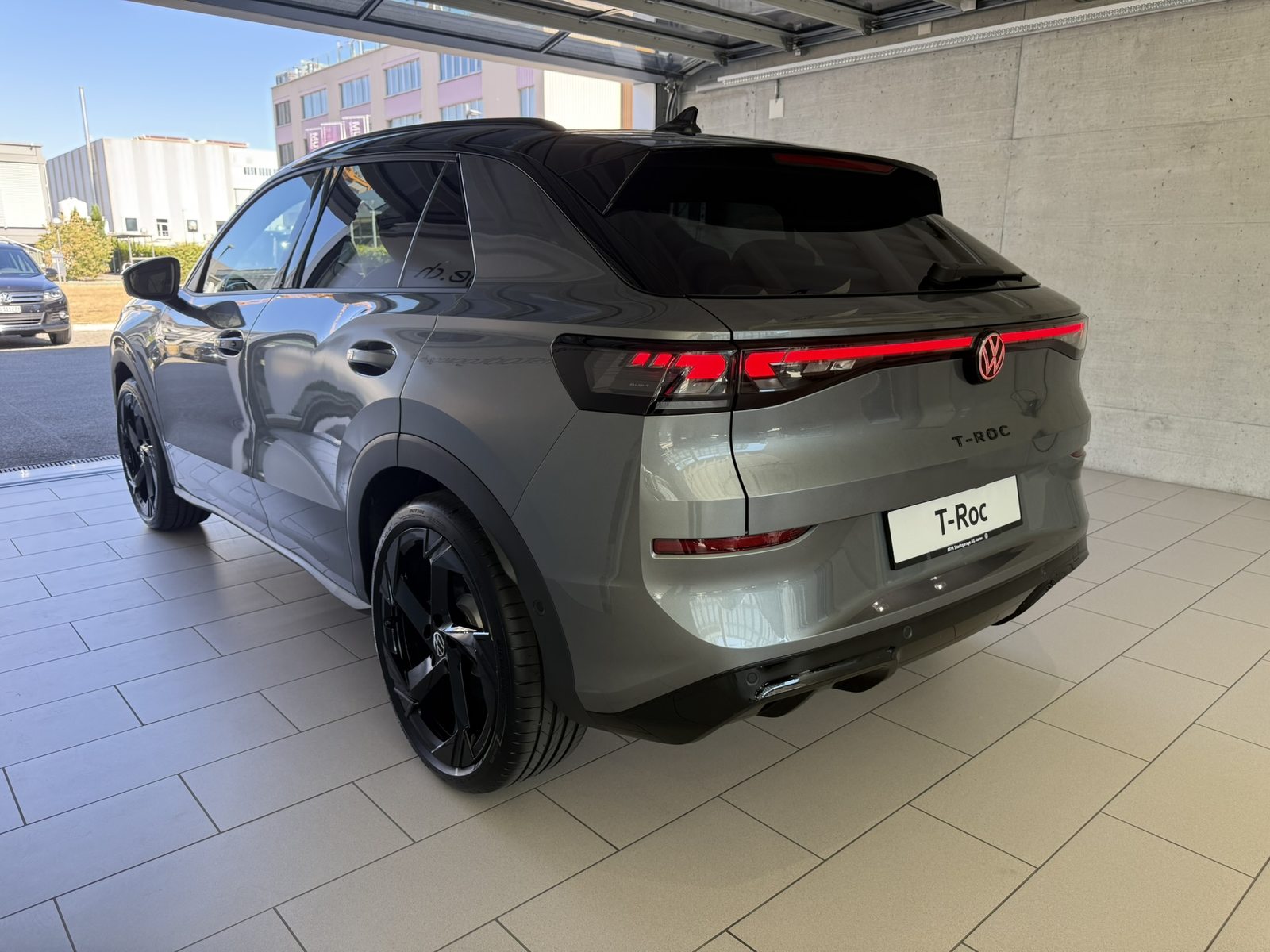 VW T-Roc NF R-Line, Petrol, New car, Automatic - 4
