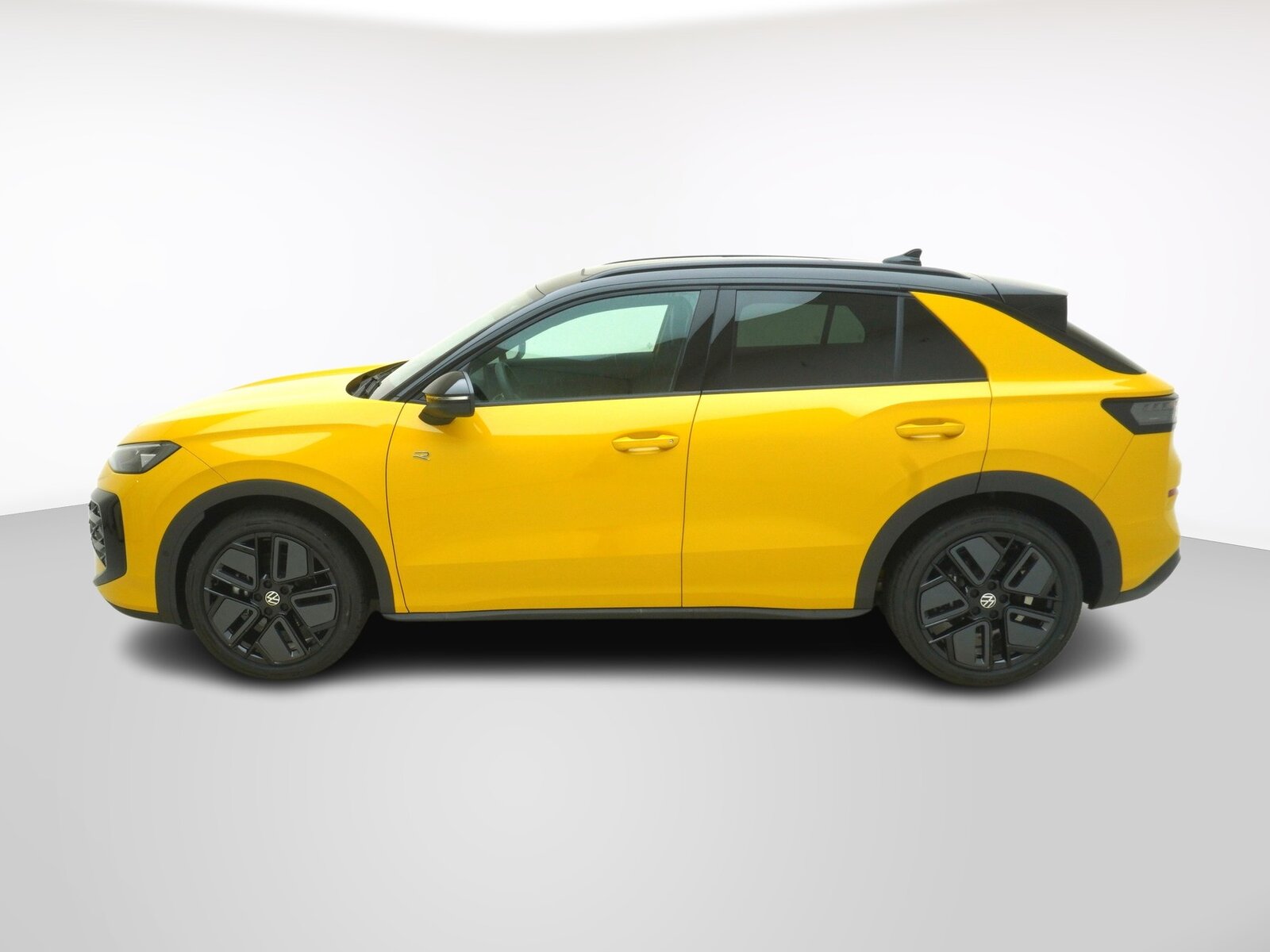 VW T-Roc 1.5 eTSI R-Line DSG, Mild-Hybrid Petrol/Electric, New car, Automatic - 2