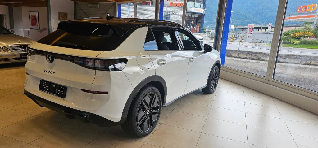 VW T-ROC 1.5 eTSI R-Line DSG, Hybride Léger Essence/Électricité, Voiture nouvelle, Automatique - 2