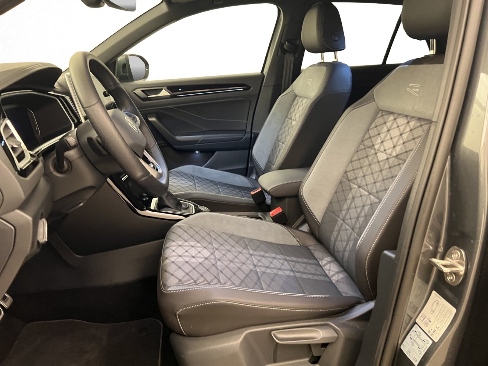 VW T-Roc 2.0 TSI R-Line DSG 4motion, Benzin, Occasion / Gebraucht, Automatik - 5