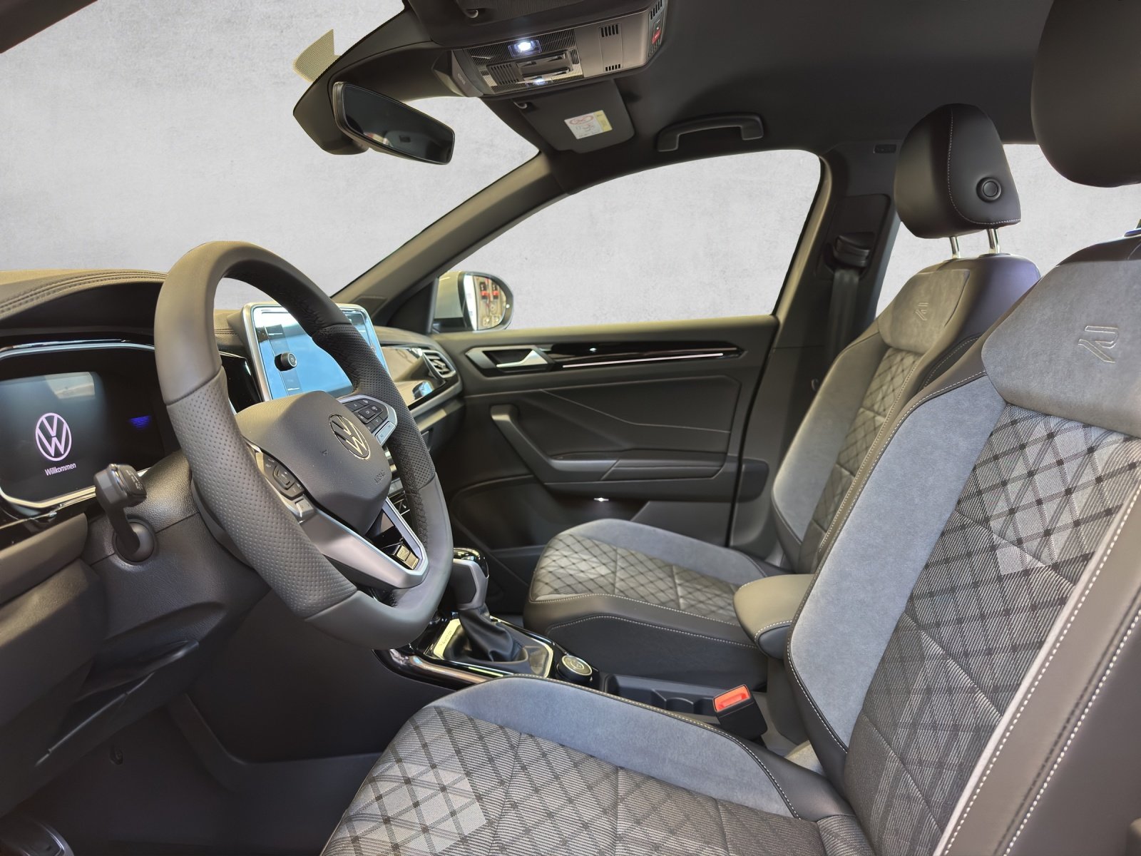 VW T-Roc 2.0 TDI SCR R-Line 4Motion DSG, Diesel, Second hand / Used, Automatic - 6