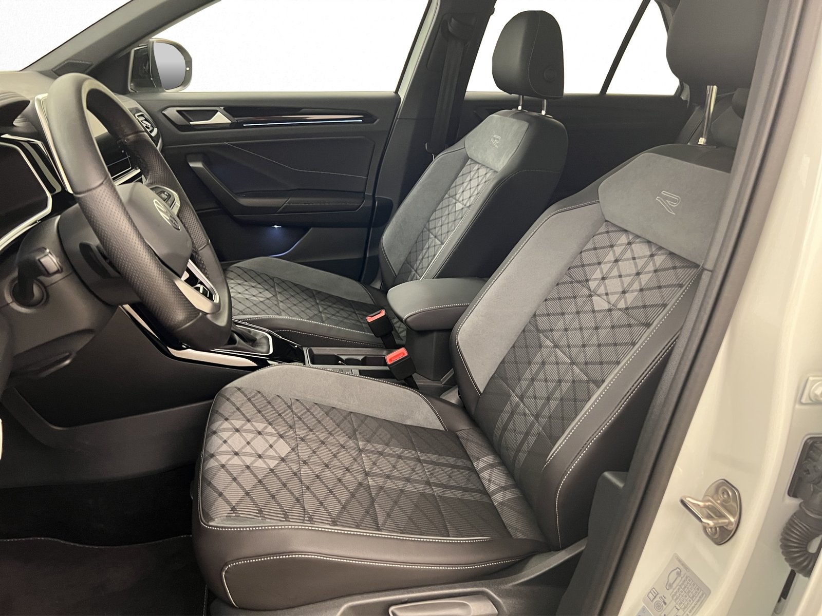 VW T-Roc 1.5 TSI R-Line DSG, Benzin, Occasion / Gebraucht, Automatik - 4