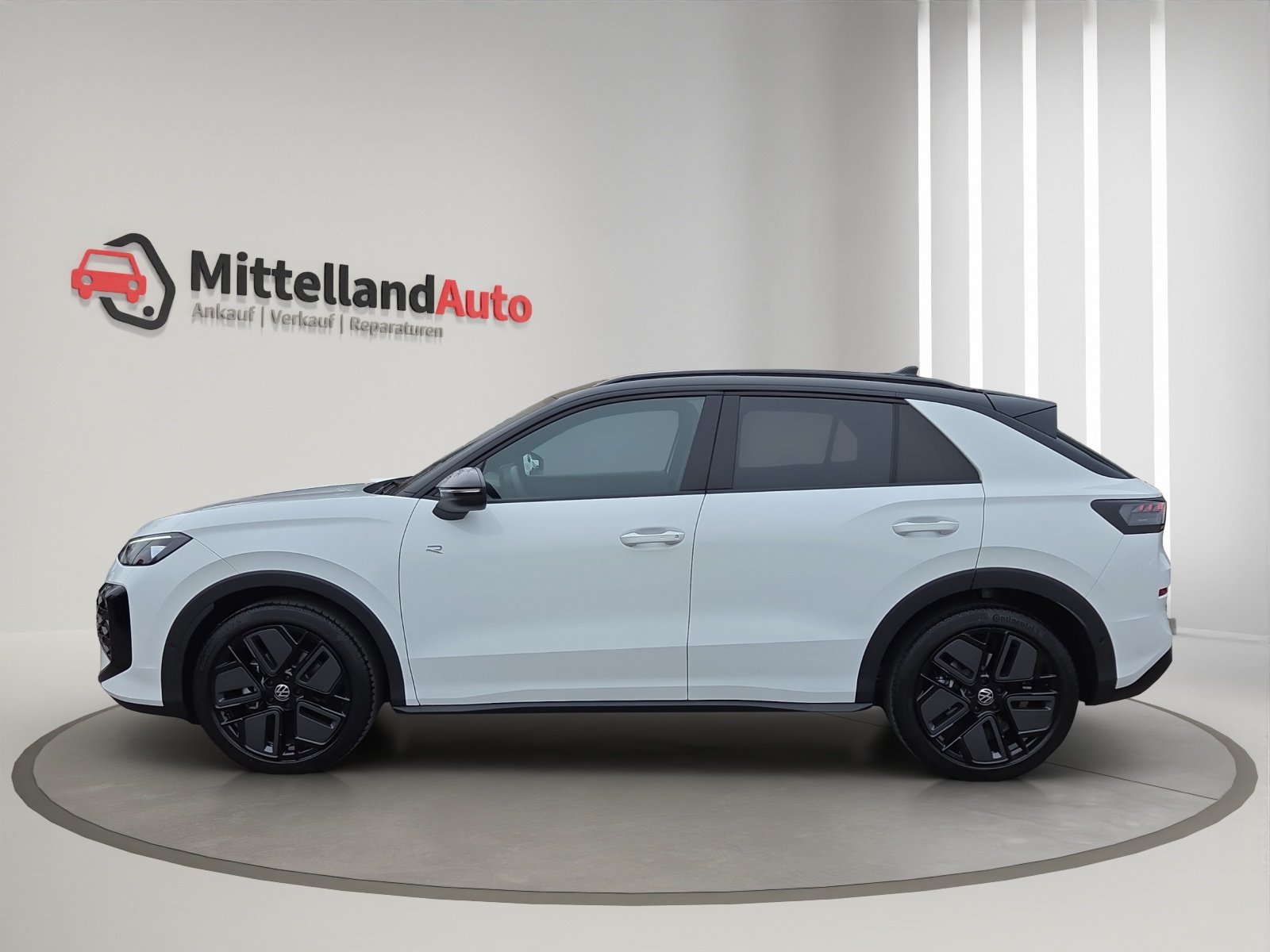 VW T-Roc 1.5 eTSI mHEV R-Line DSG, Petrol, Second hand / Used, Automatic - 5
