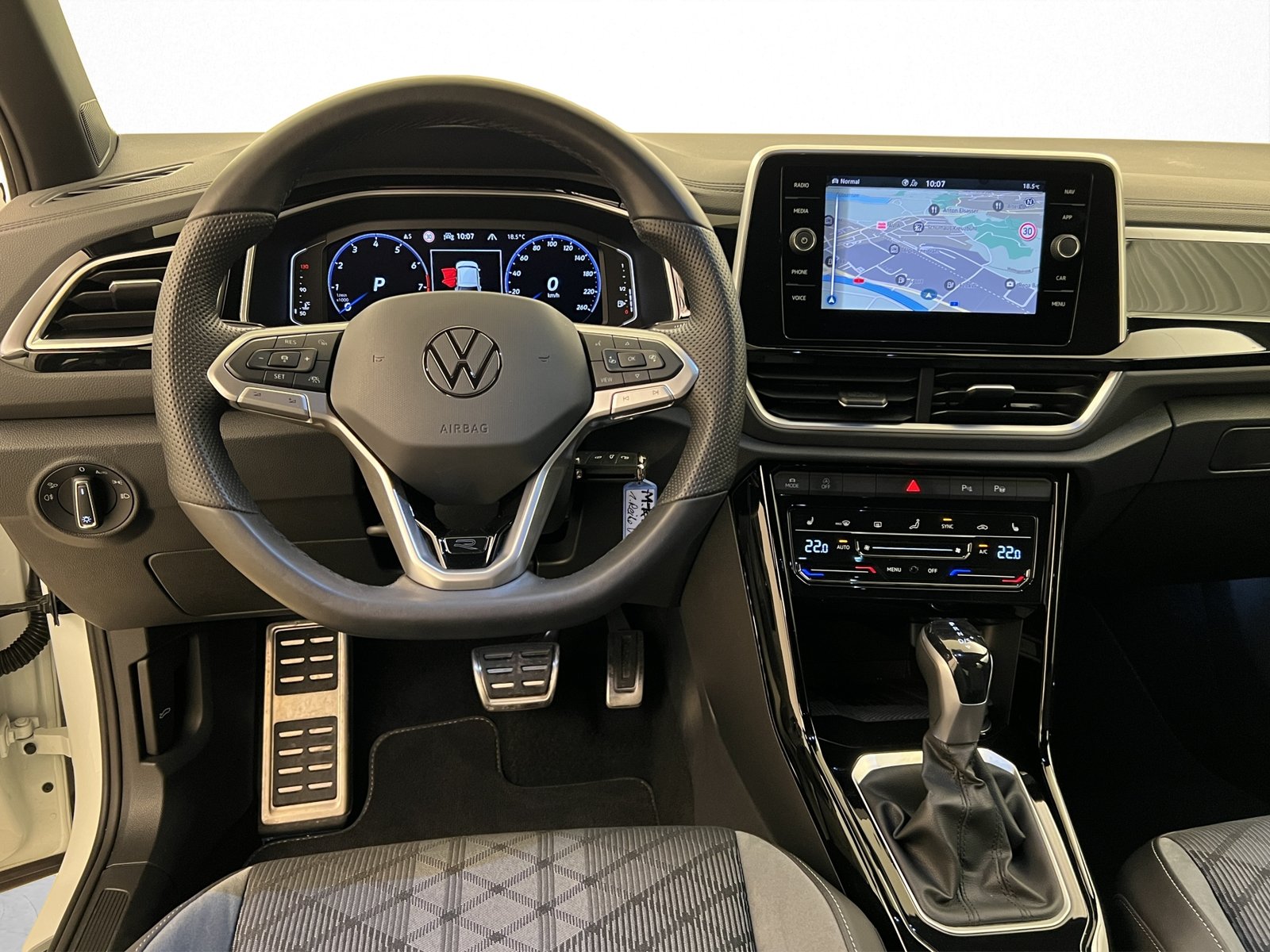 VW T-Roc 1.5 TSI R-Line DSG, Benzin, Occasion / Gebraucht, Automatik - 6