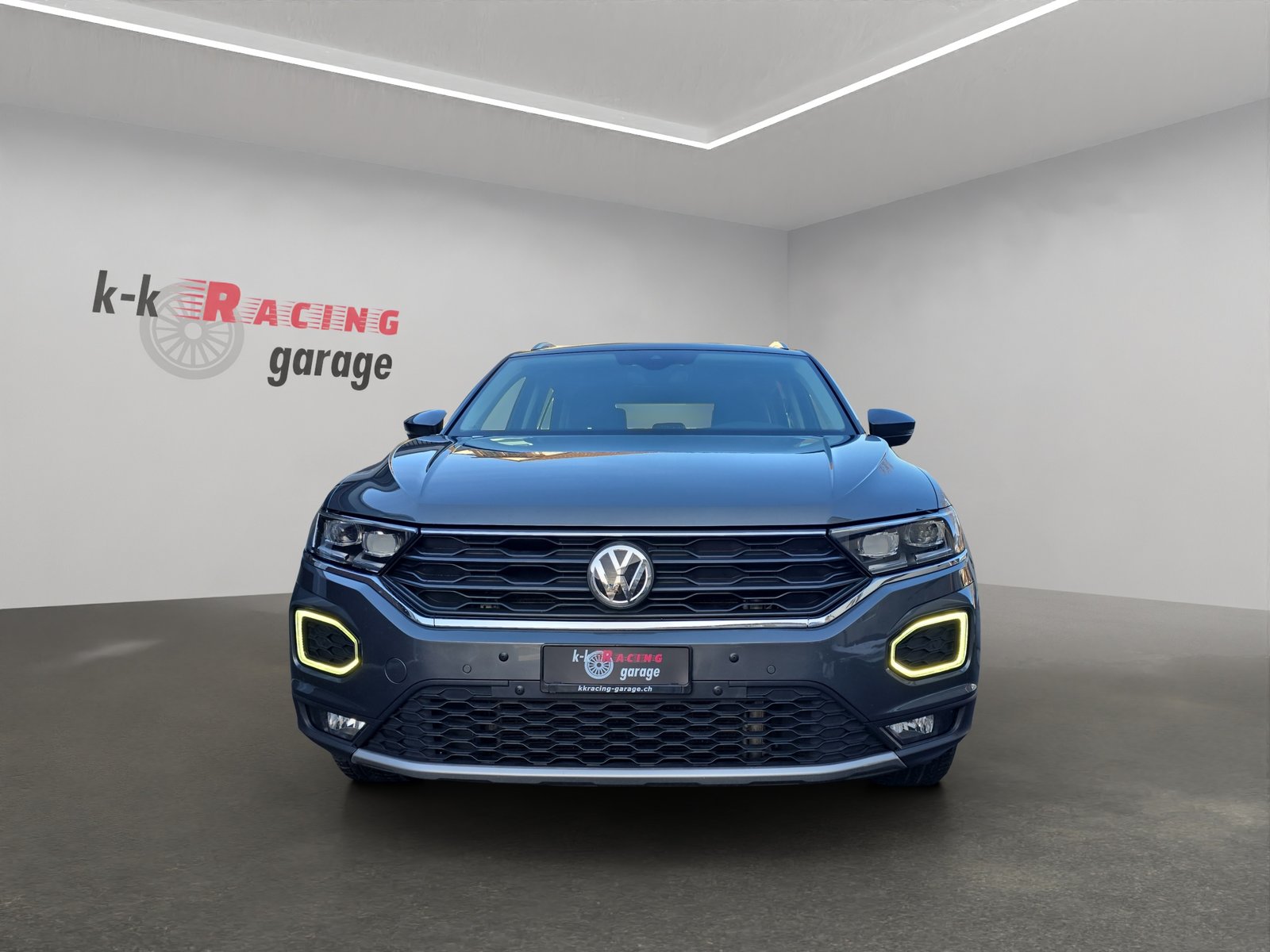 VW T-Roc 2.0 TSI Advance DSG 4Motion, Petrol, Second hand / Used, Automatic - 2