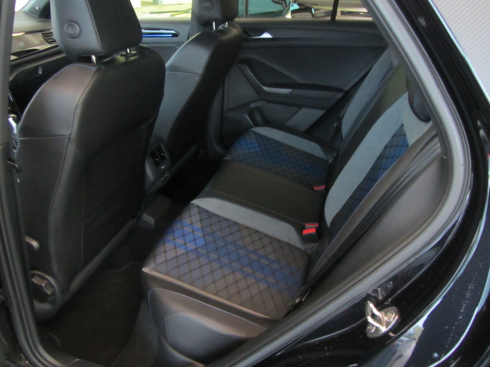 VW T-Roc 2.0 TSI R DSG 4Motion, Petrol, Second hand / Used, Automatic - 7