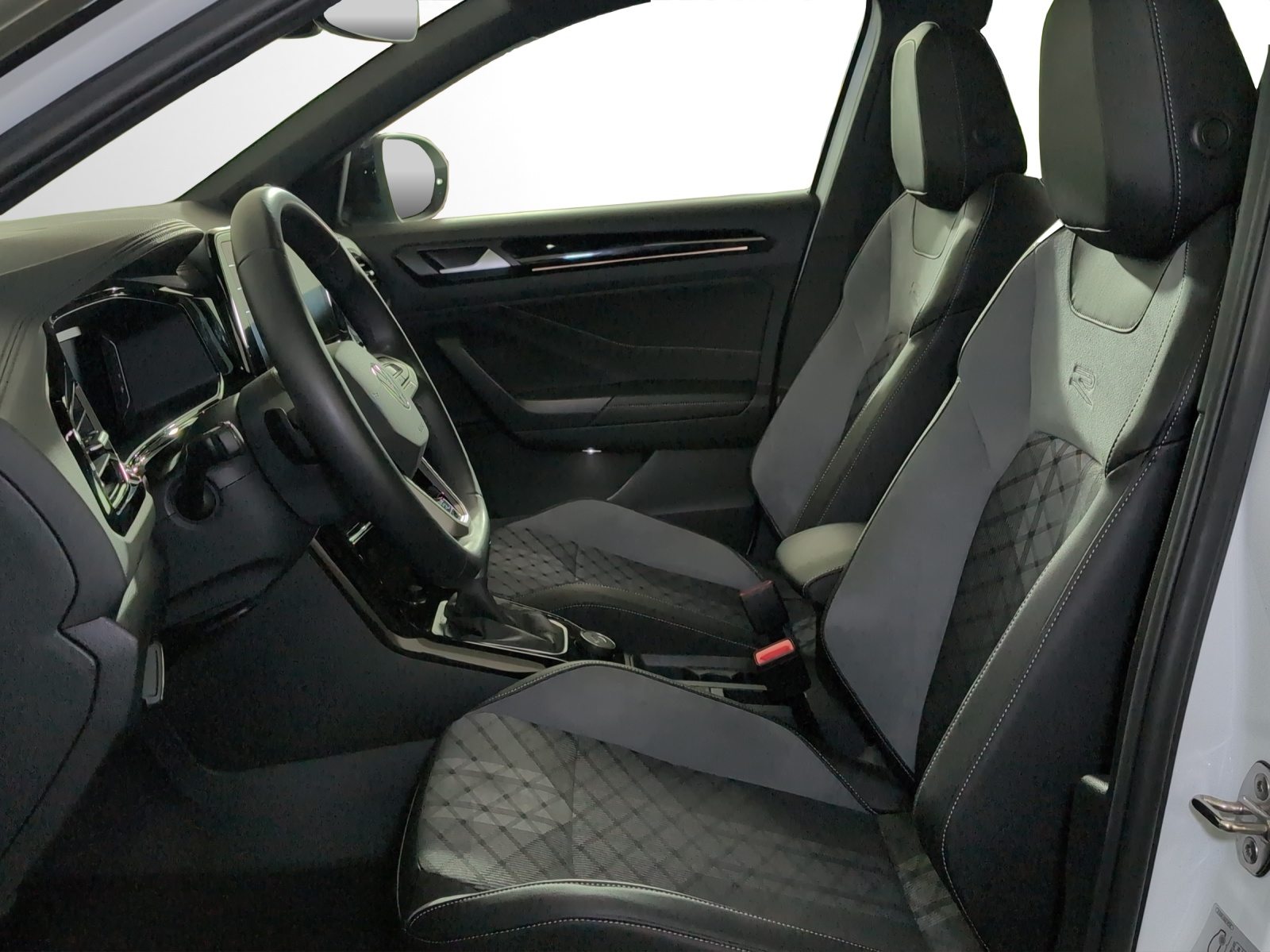 VW T-Roc R-Line, Benzin, Occasion / Gebraucht, Automatik - 6
