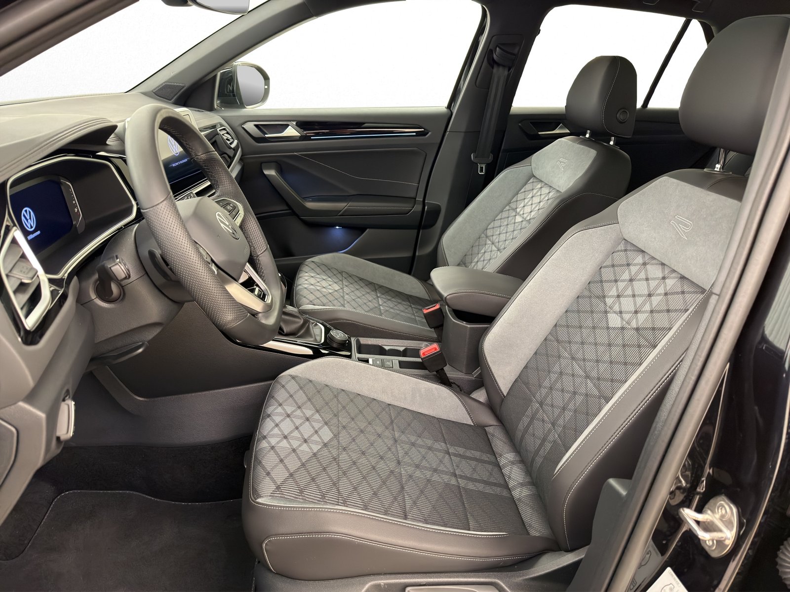 VW T-Roc 2.0 TSI R-Line DSG 4motion, Petrol, Second hand / Used, Automatic - 4