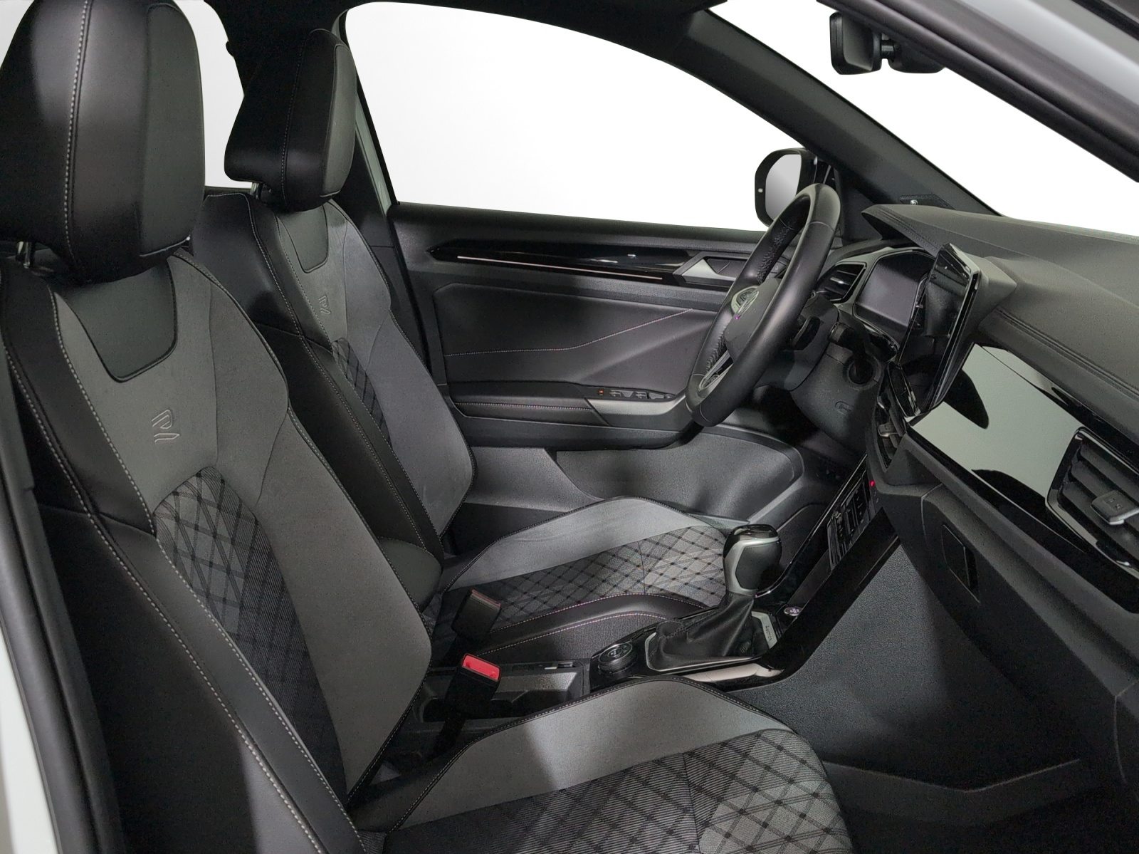 VW T-Roc R-Line, Benzin, Occasion / Gebraucht, Automatik - 7