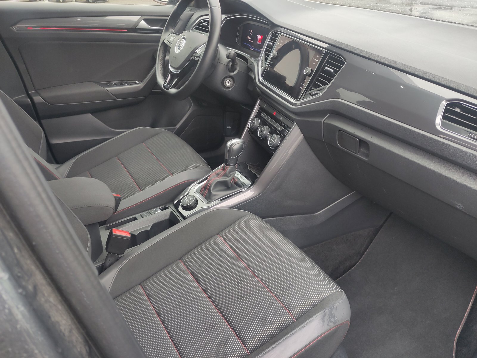 VW T-Roc 2.0 TSI Sport DSG 4Motion, Benzin, Occasion / Gebraucht, Automatik - 7