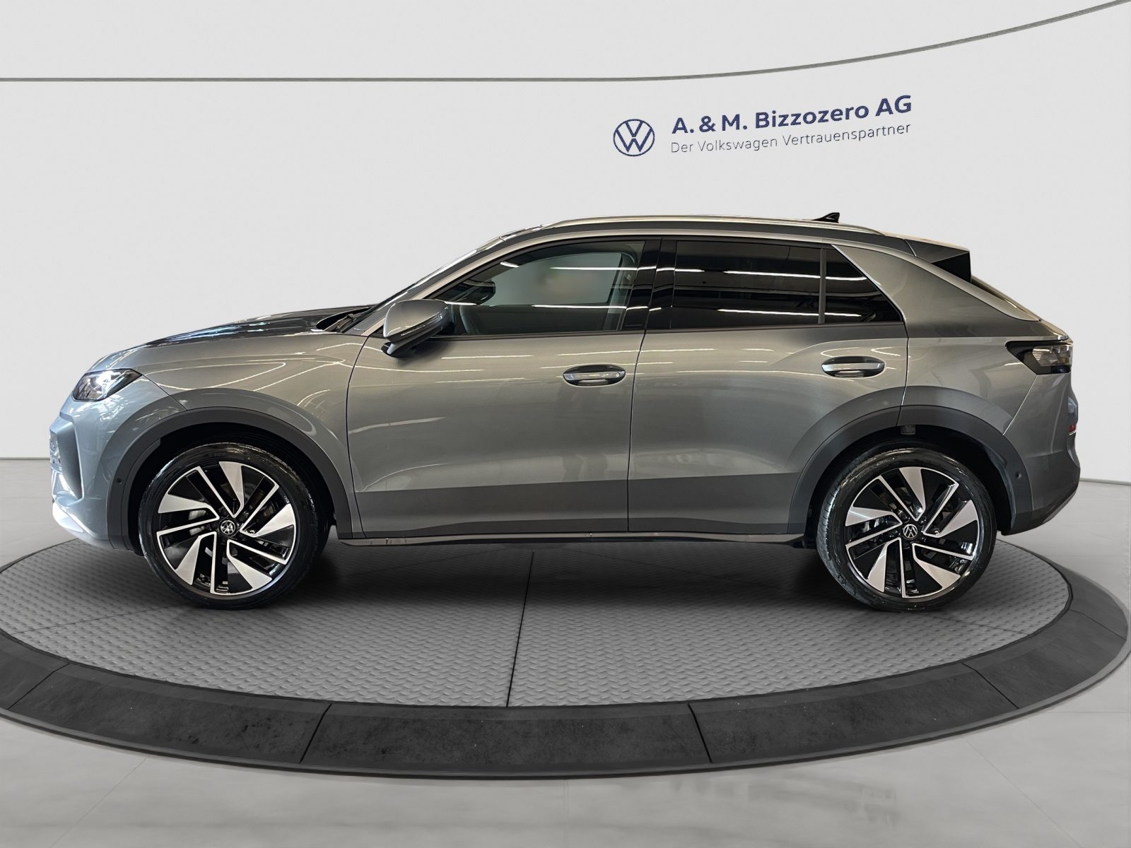 VW T-Roc NF Style, Petrol, Second hand / Used, Automatic - 2