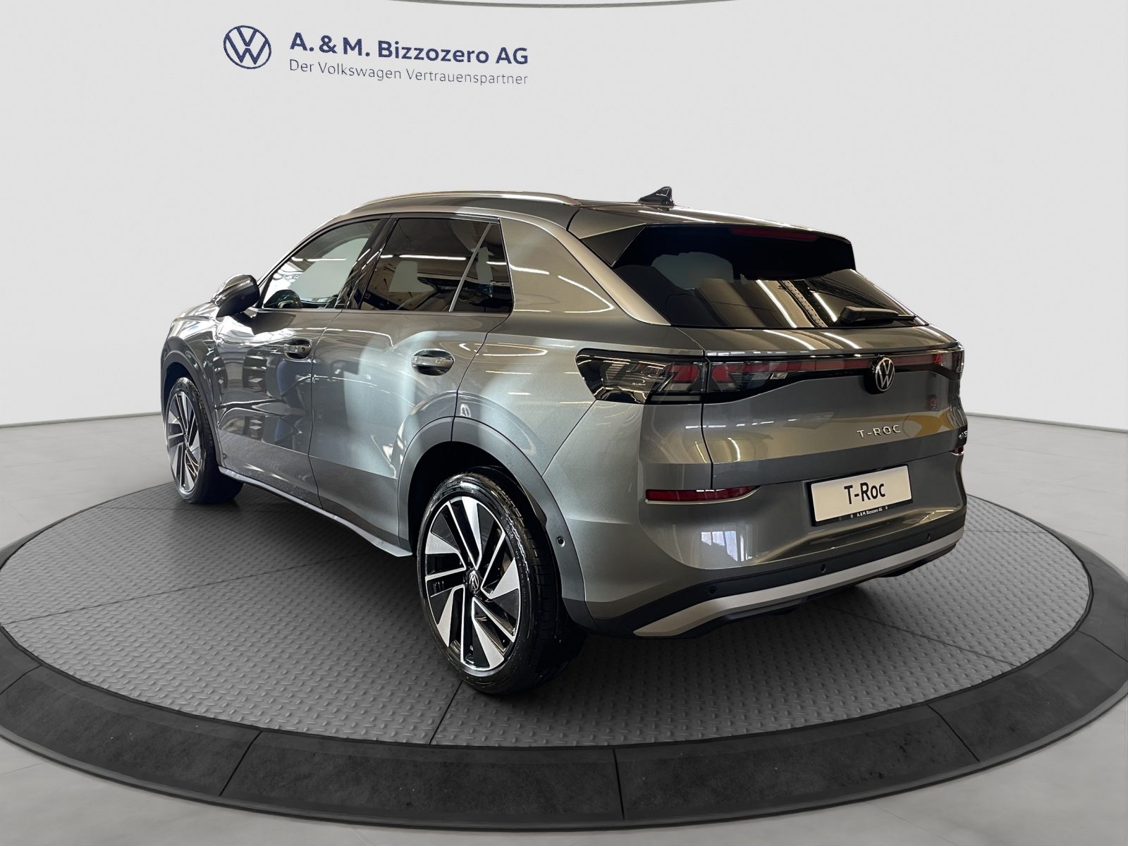VW T-Roc NF Style, Petrol, Second hand / Used, Automatic - 3