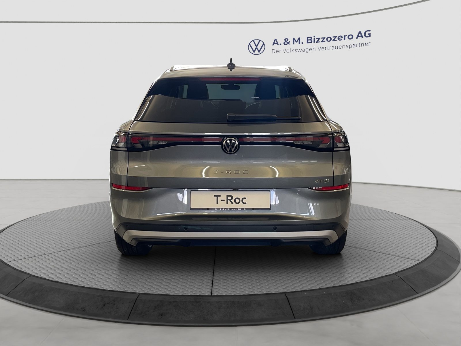 VW T-Roc NF Style, Petrol, Second hand / Used, Automatic - 4
